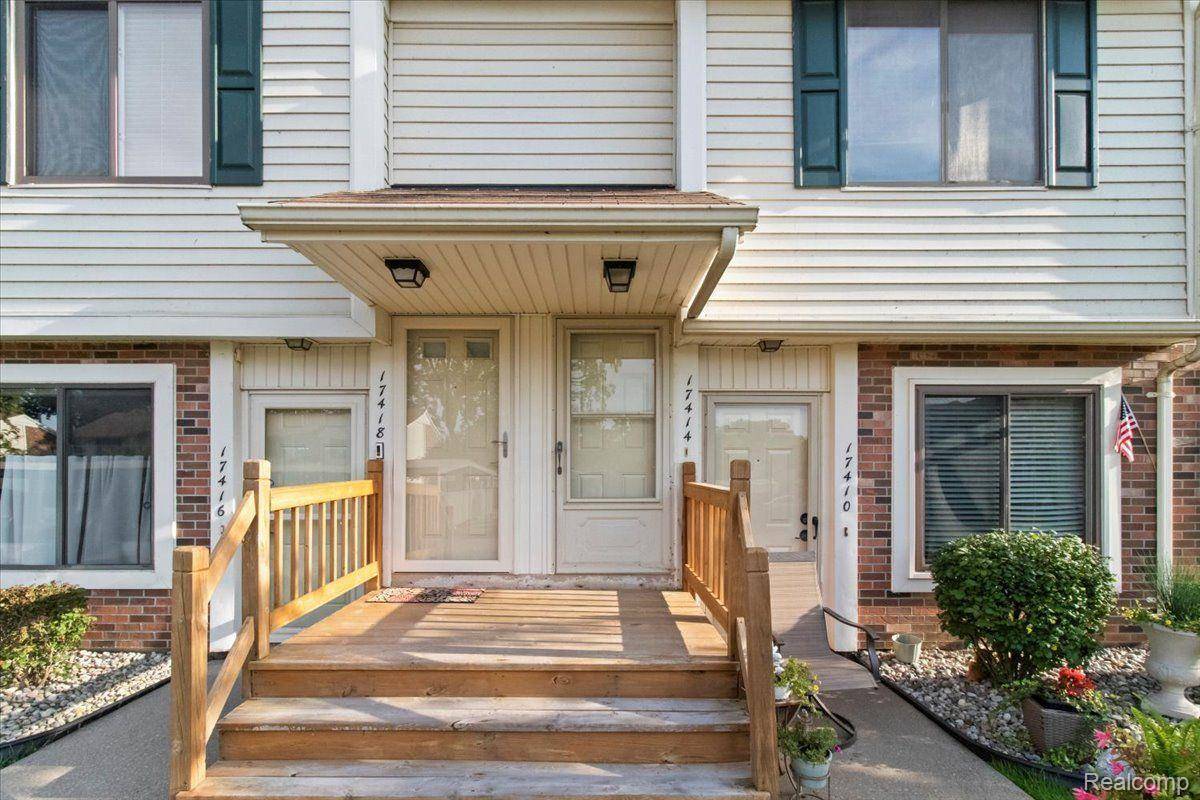 Roseville, MI 48066,17414 UTICA OAKS LN