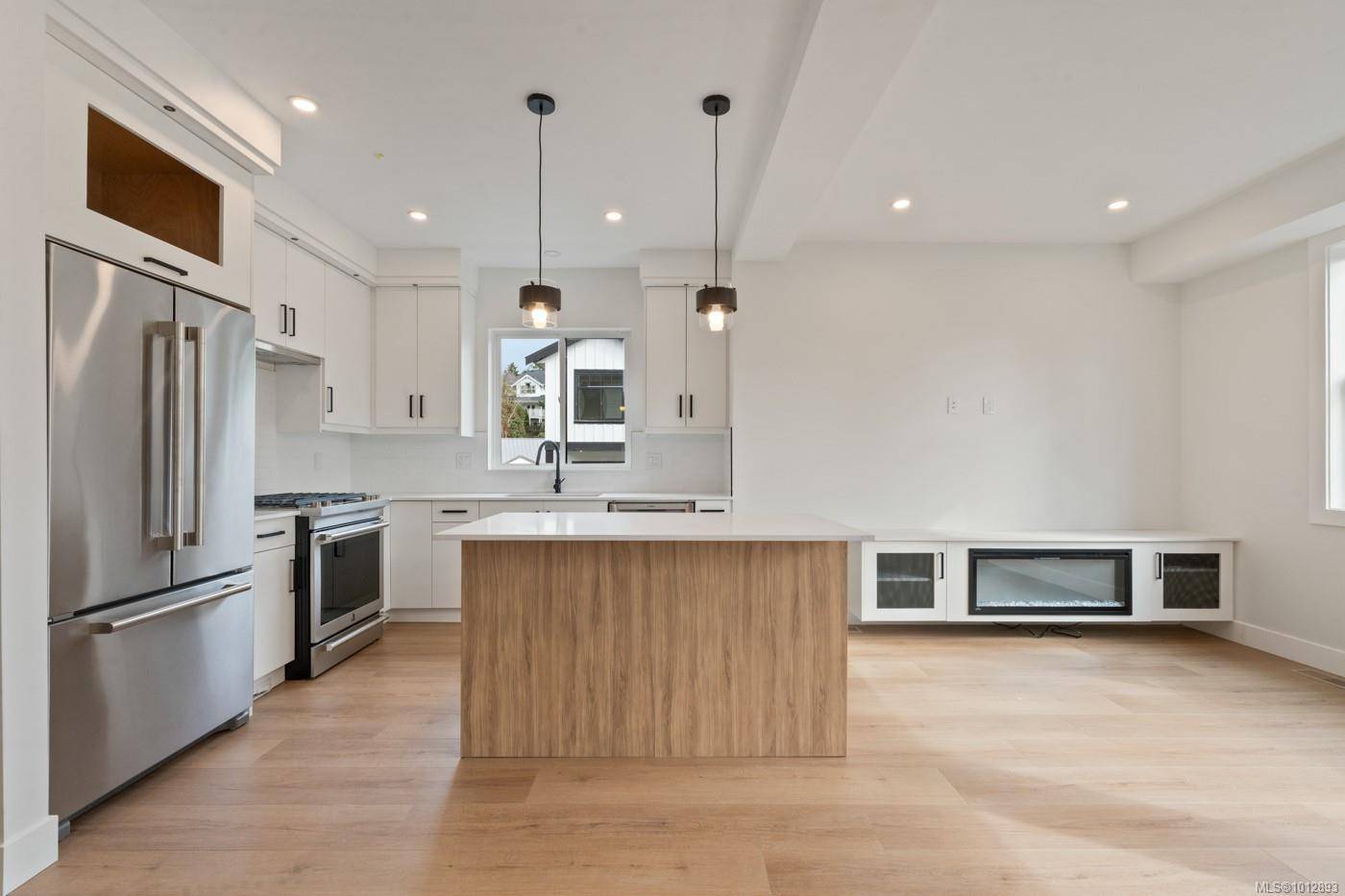 Langford, BC V9B 6C1,556 Belford Pl