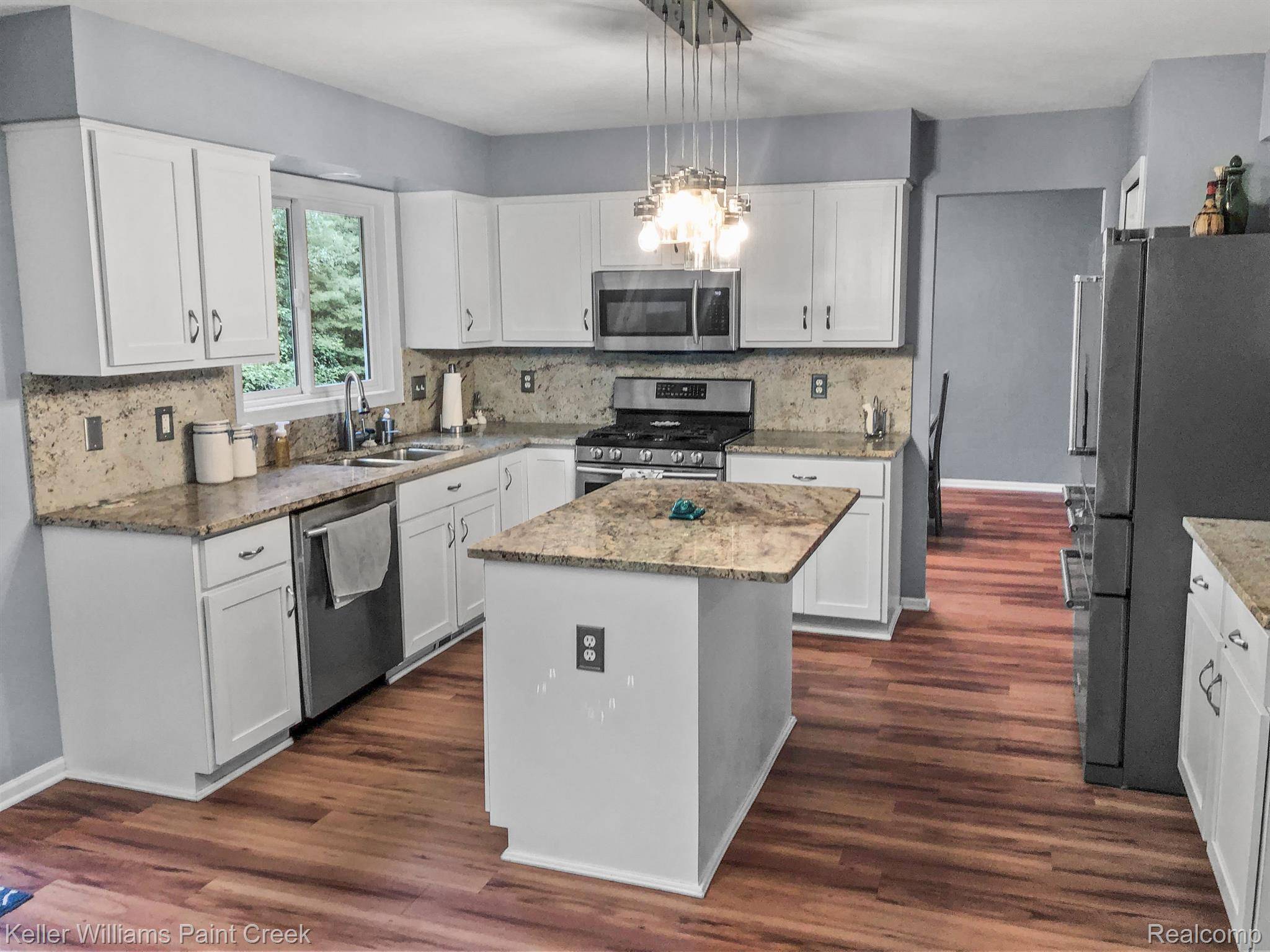 Wixom, MI 48393,1236 BRIARWOOD CT