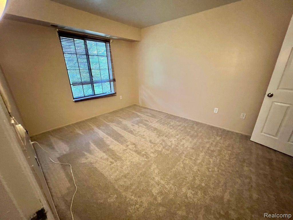 Canton, MI 48187,7016 FOXTHORN DR