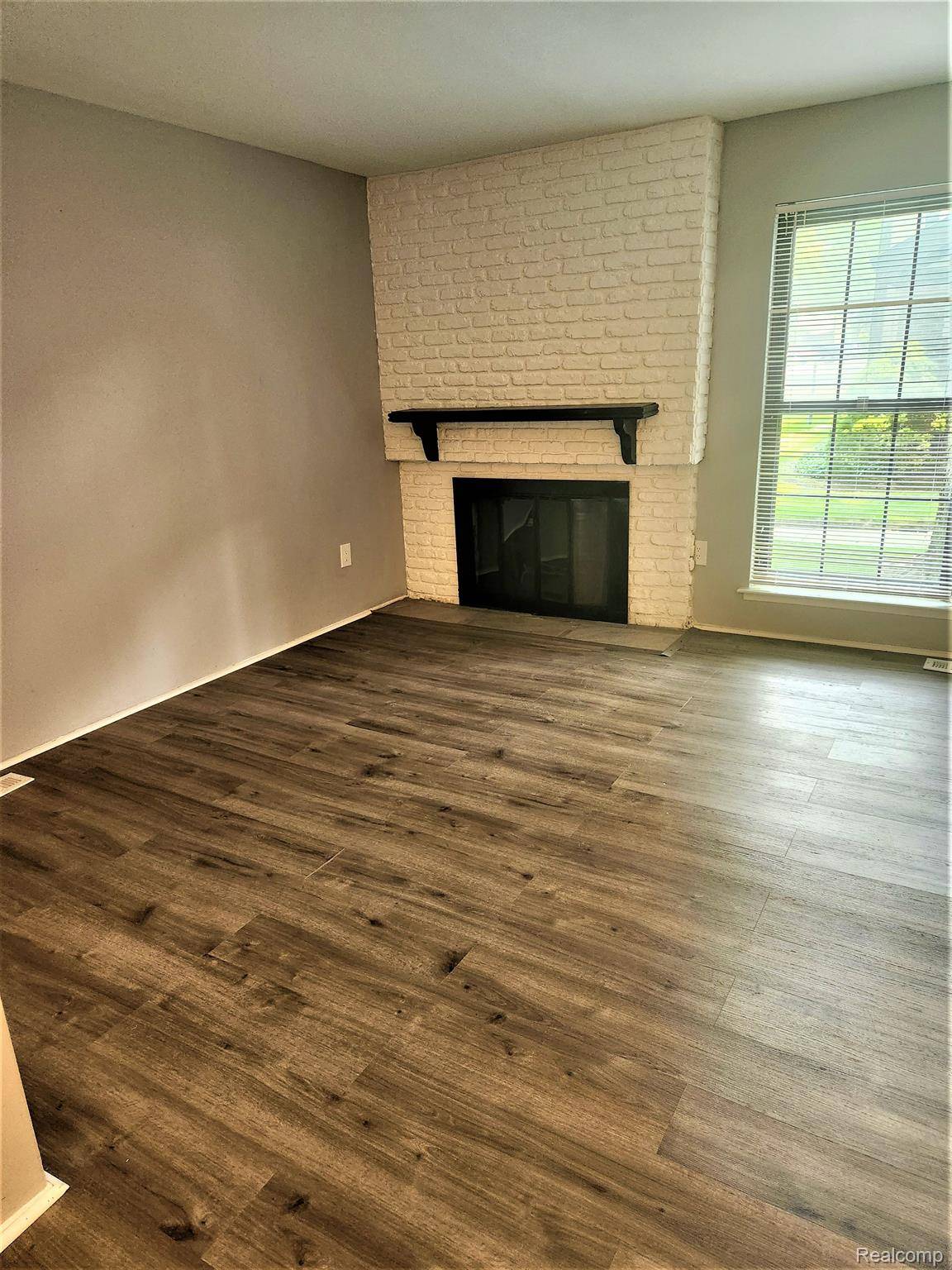 Southfield, MI 48033,25311 GREENBROOKE DR #11