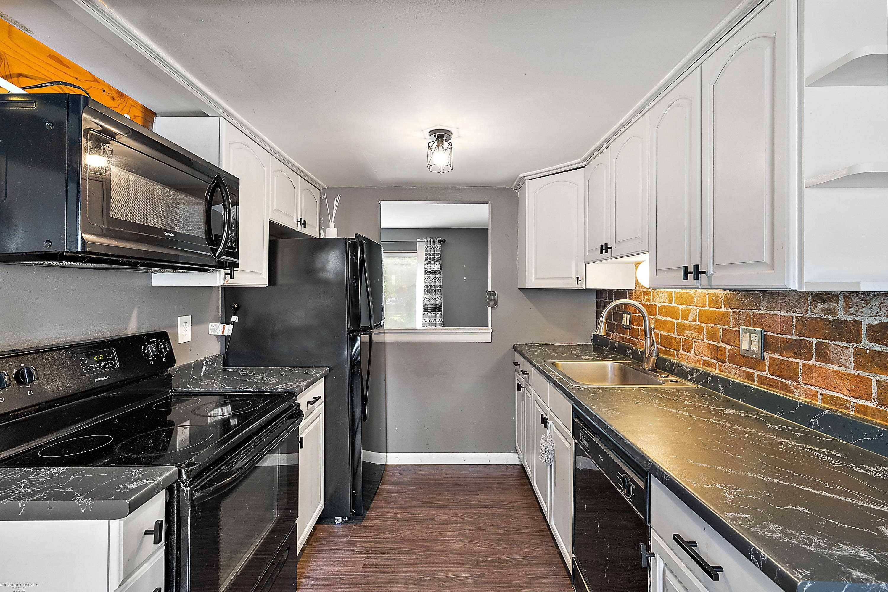 Harrison Twp, MI 48045,39721 Manor