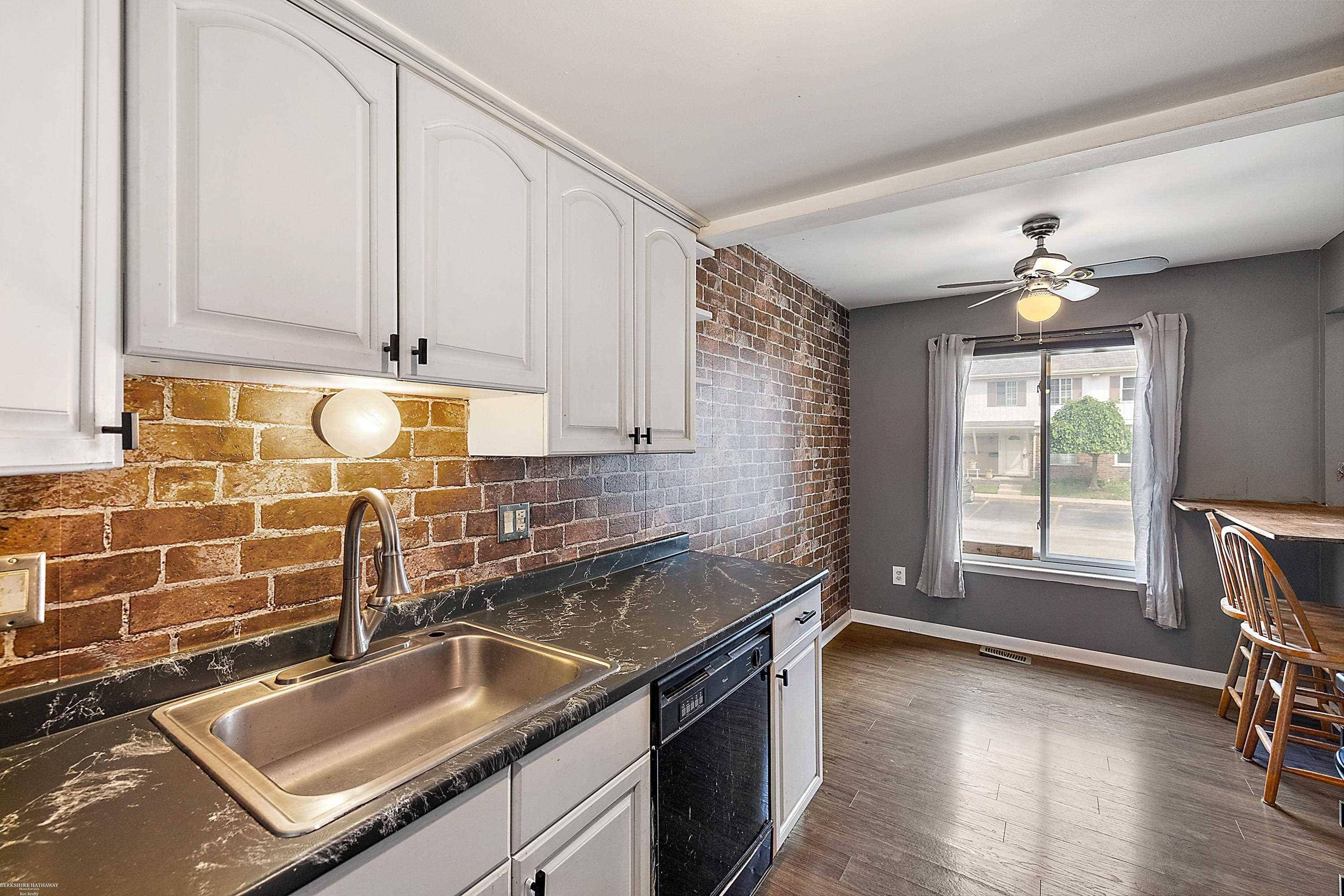 Harrison Twp, MI 48045,39721 Manor