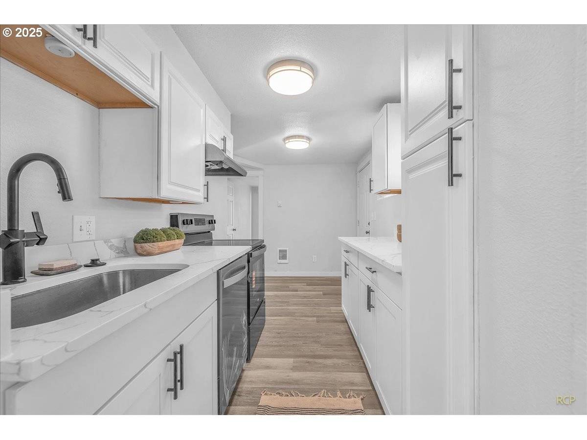 Portland, OR 97206,8125 SE 52ND AVE