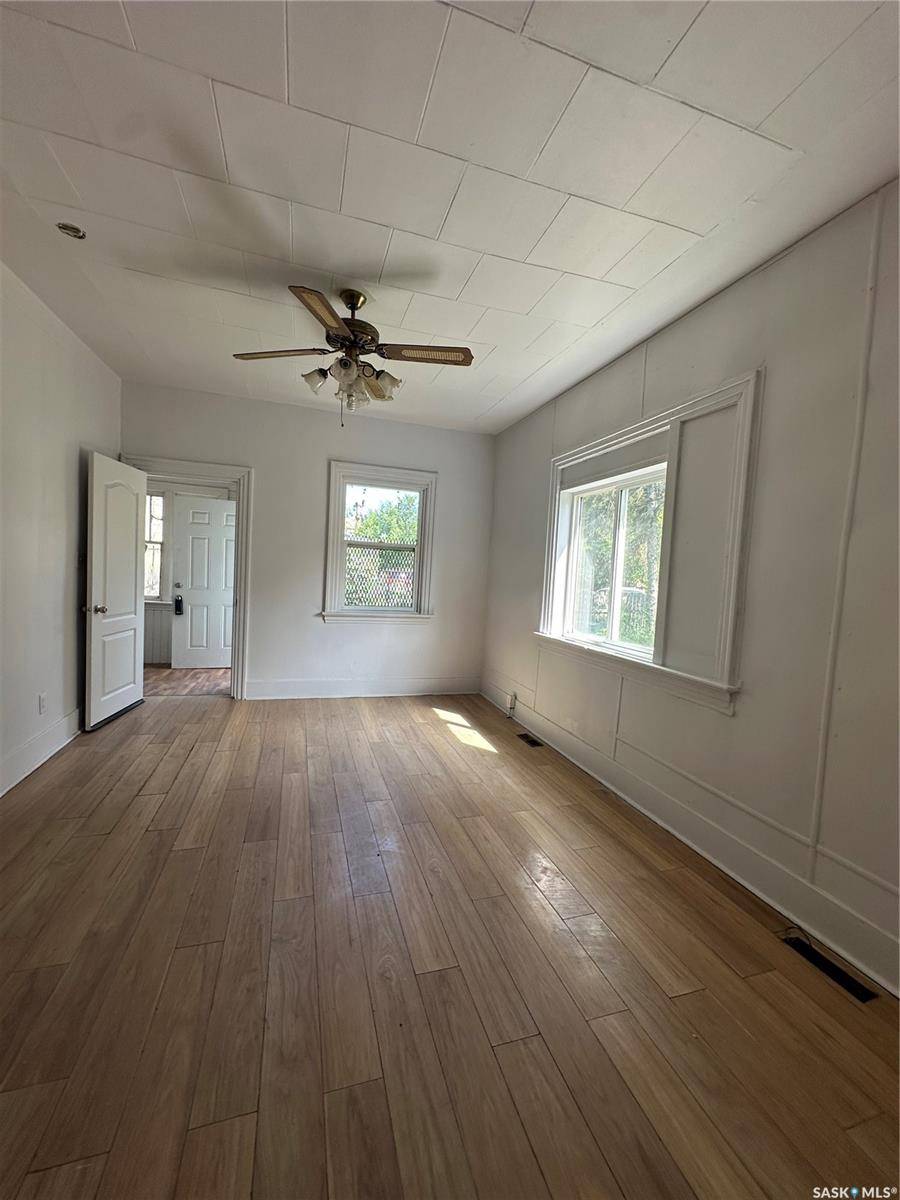 Saskatoon, SK S7M 2Z7,127 S AVENUE S