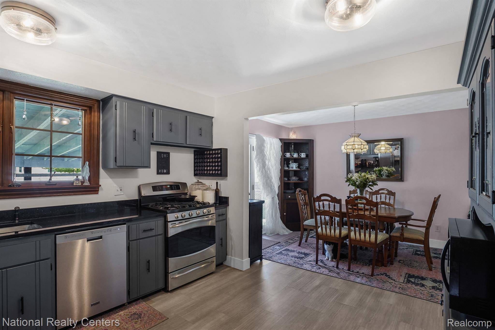 Woodhaven, MI 48183,24221 HERITAGE DR