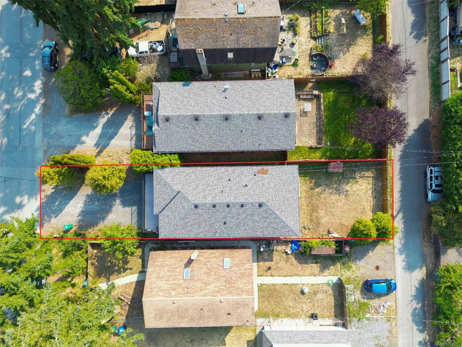 Nanaimo, BC V9R 3M8,633 Hillcrest Ave