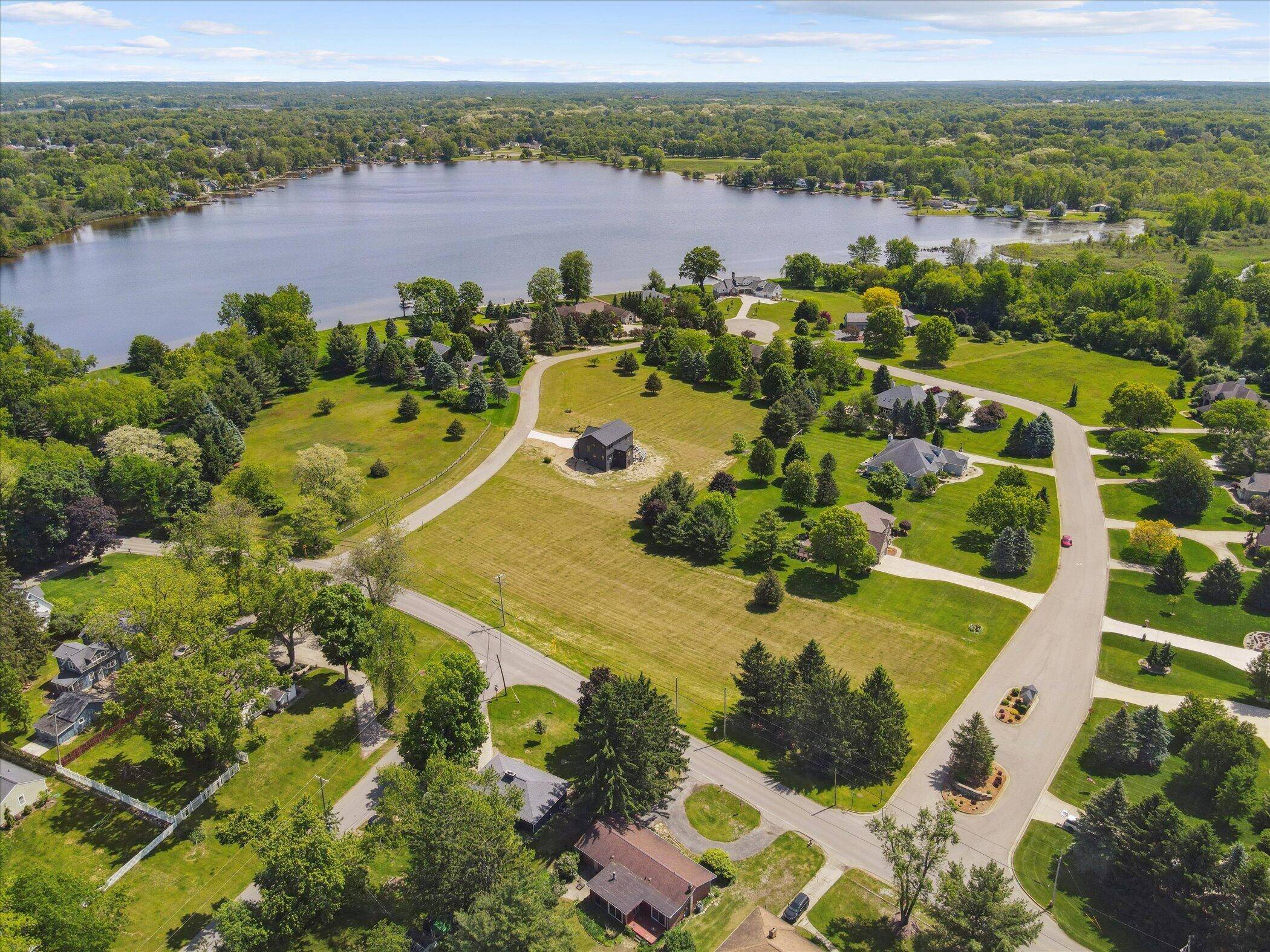 Jackson, MI 49203,6000 Riverview DR #5