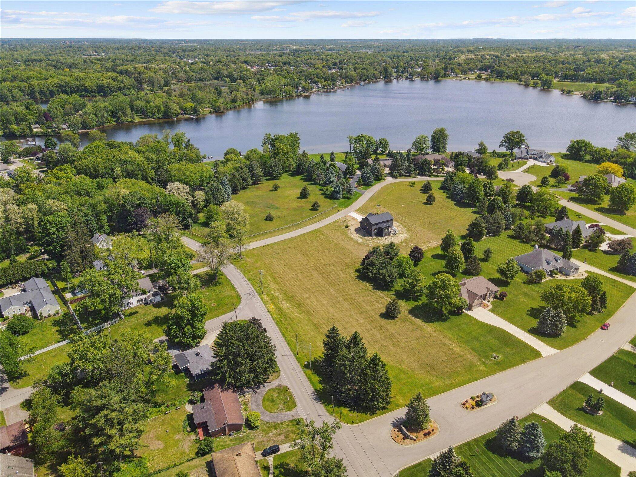 Jackson, MI 49203,6000 Riverview DR #17