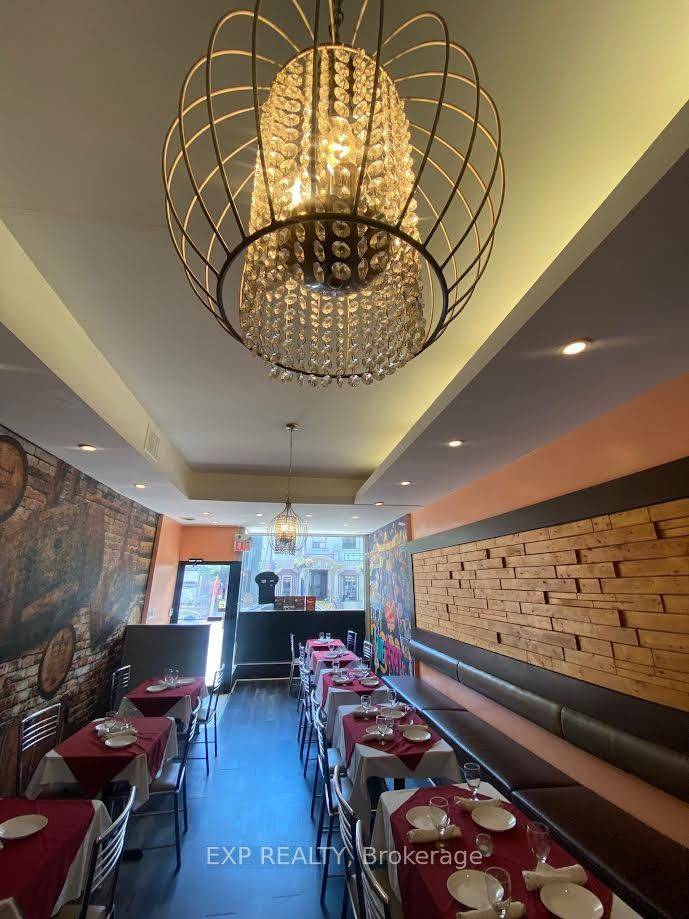 Toronto C02, ON M6G 1K4,606 Bloor ST W