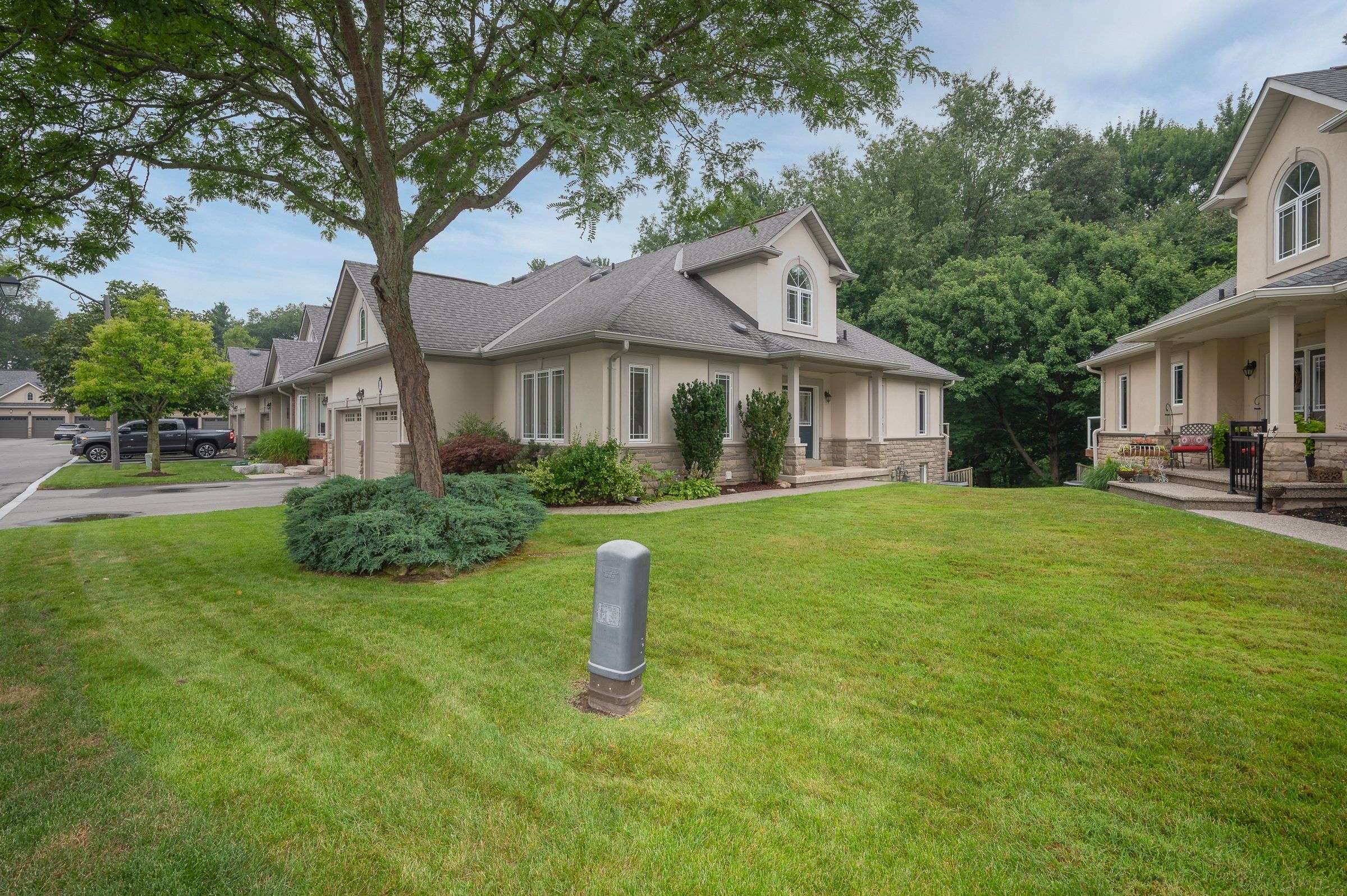 Hamilton, ON L9G 5C7,40 Wesleyan CT #45