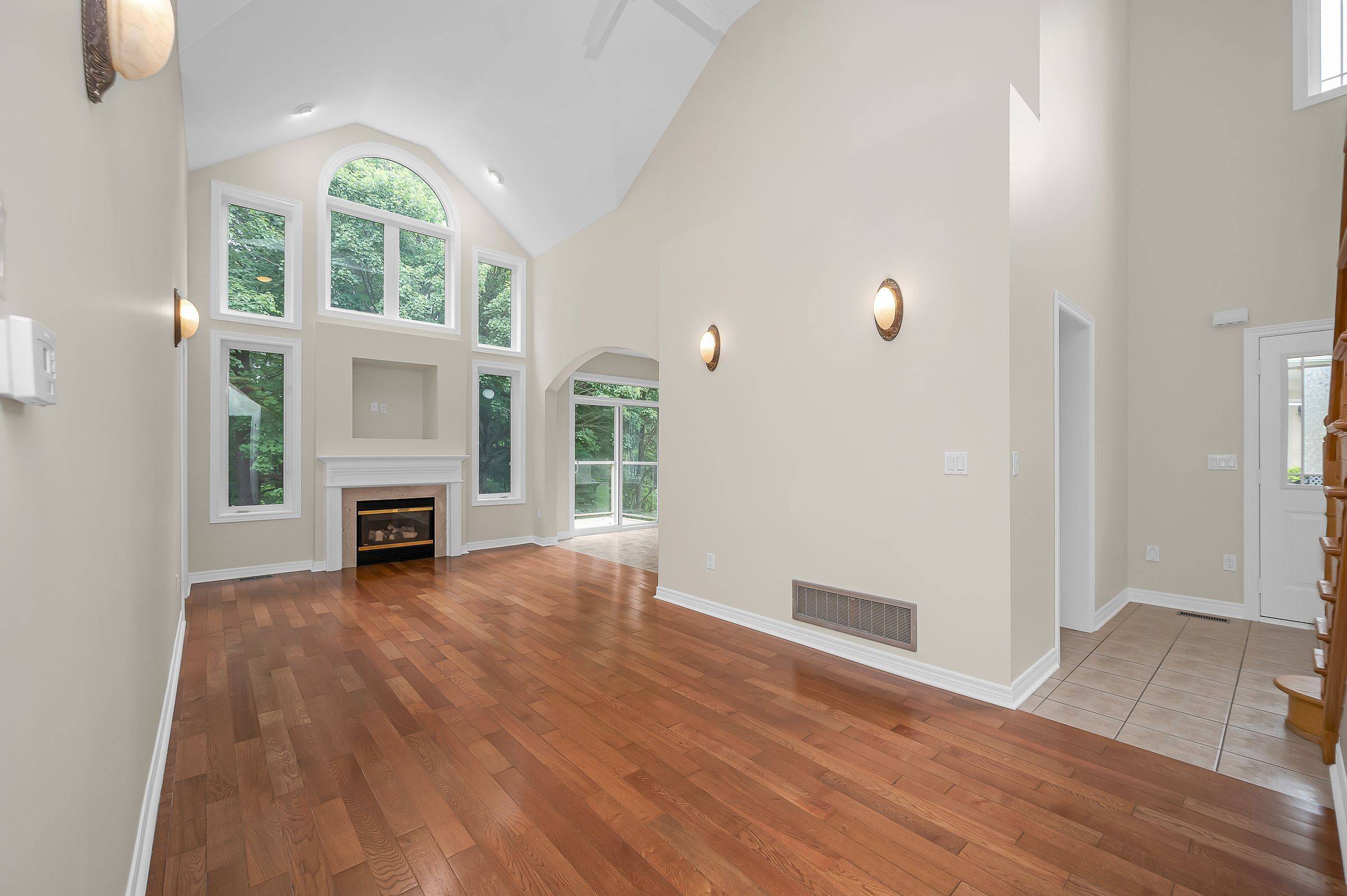 Hamilton, ON L9G 5C7,40 Wesleyan CT #45