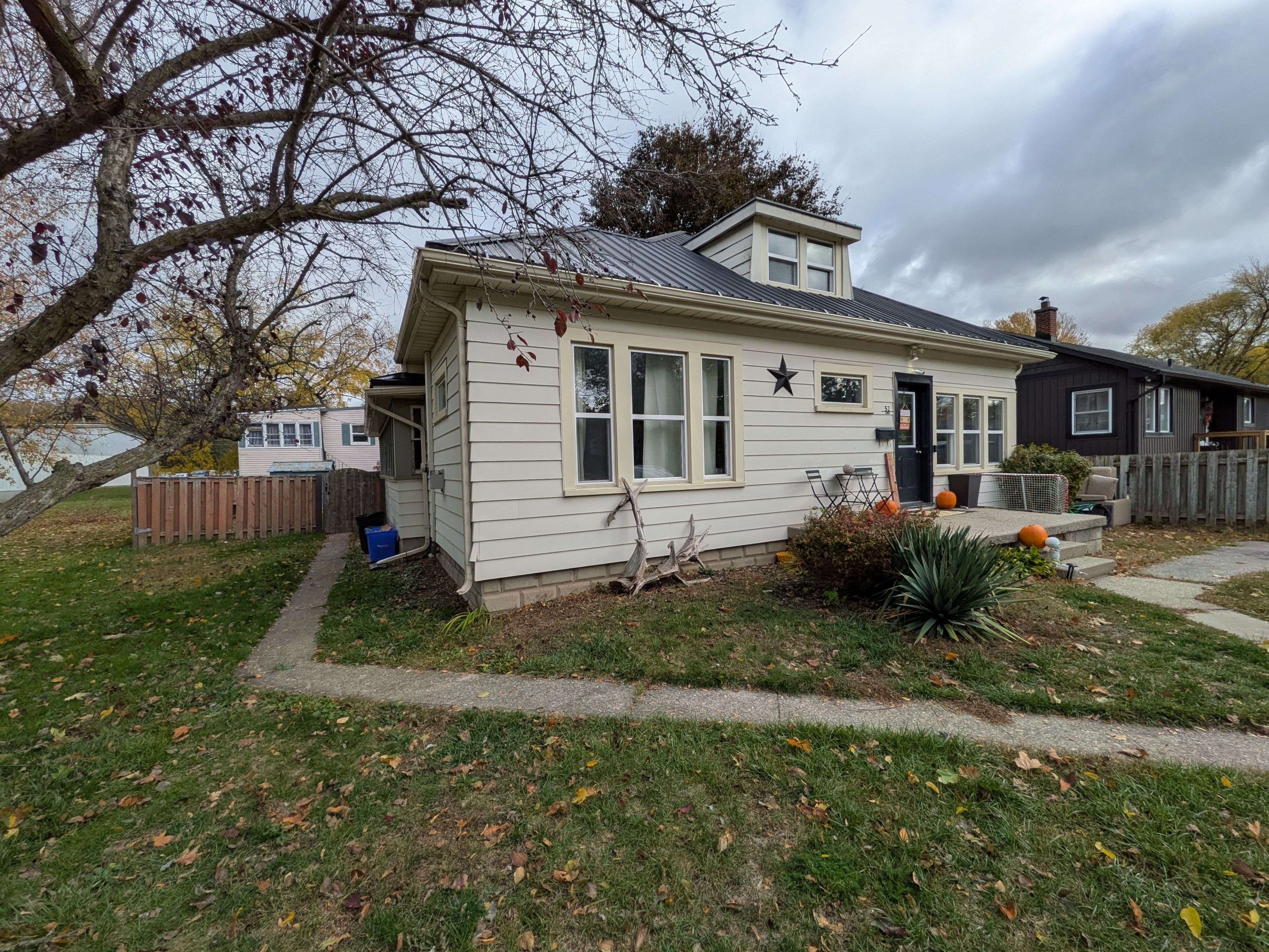 Tillsonburg, ON N4G 2M4,52 Earle ST