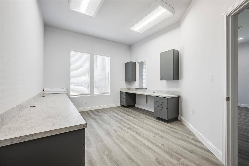 Cleburne, TX 76031,1900 E Henderson Street #2