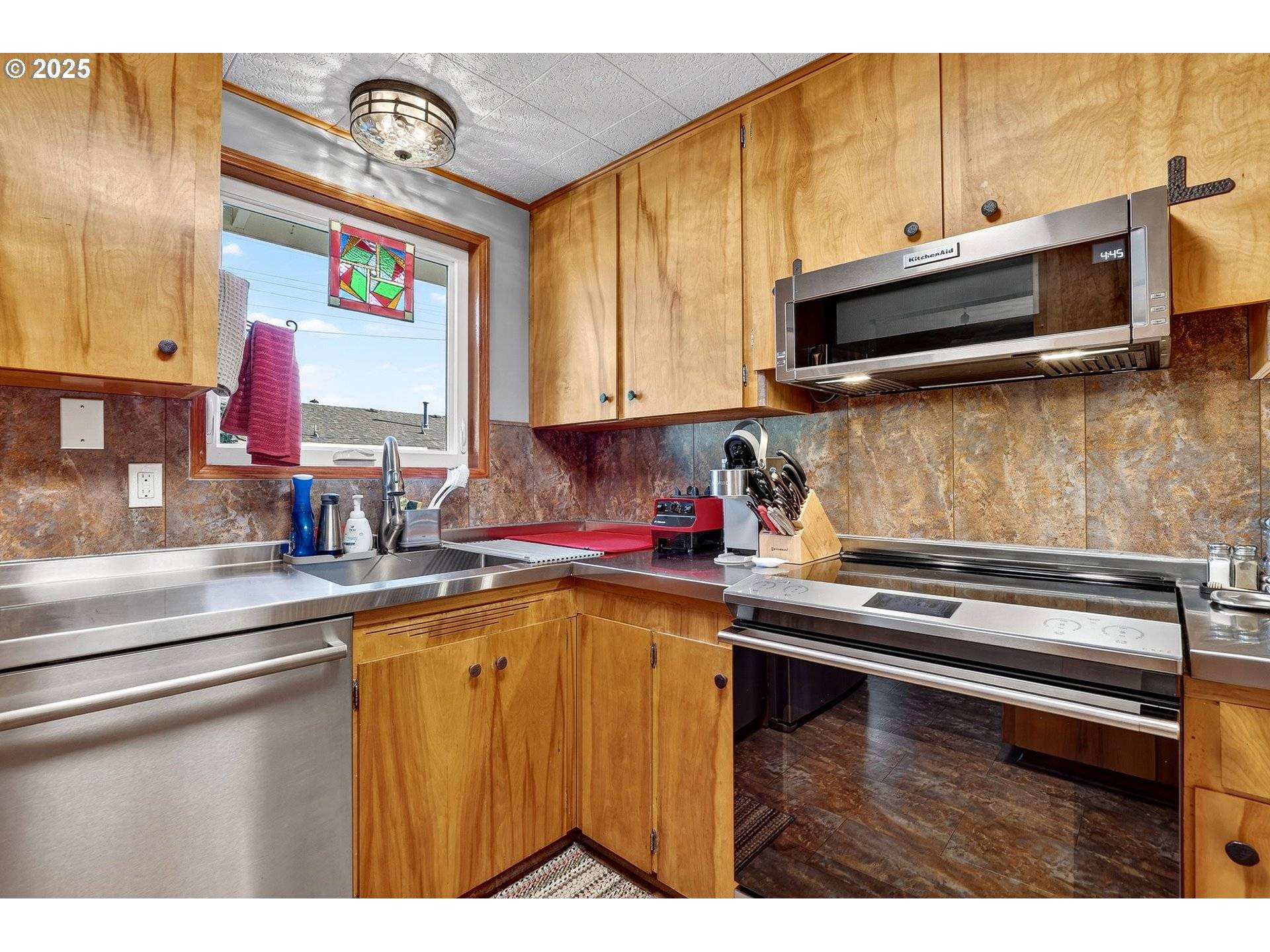 Woodburn, OR 97071,1174 DELLMOOR WAY