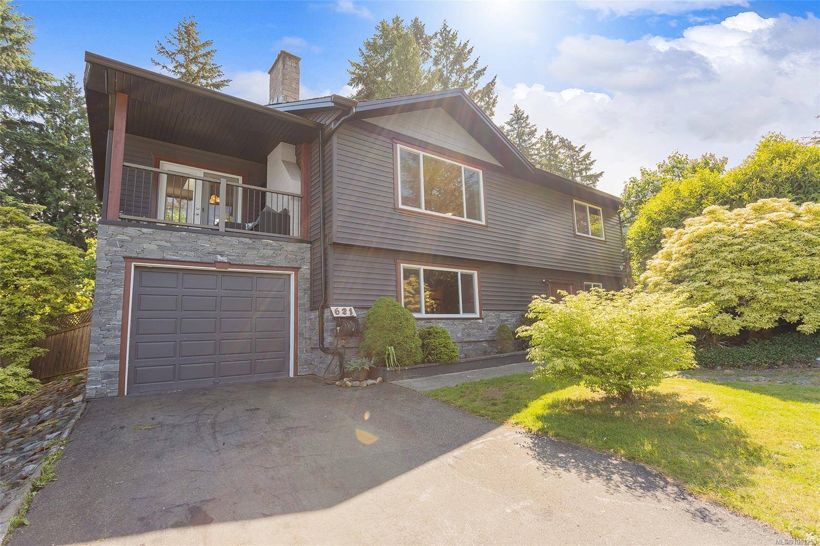 Nanaimo, BC V9R 5M7,621 Seventh St