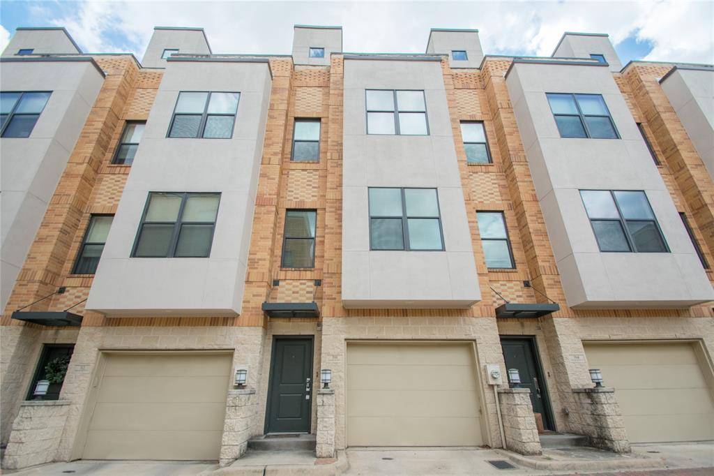 Fort Worth, TX 76102,708 Skyline Bluff Court