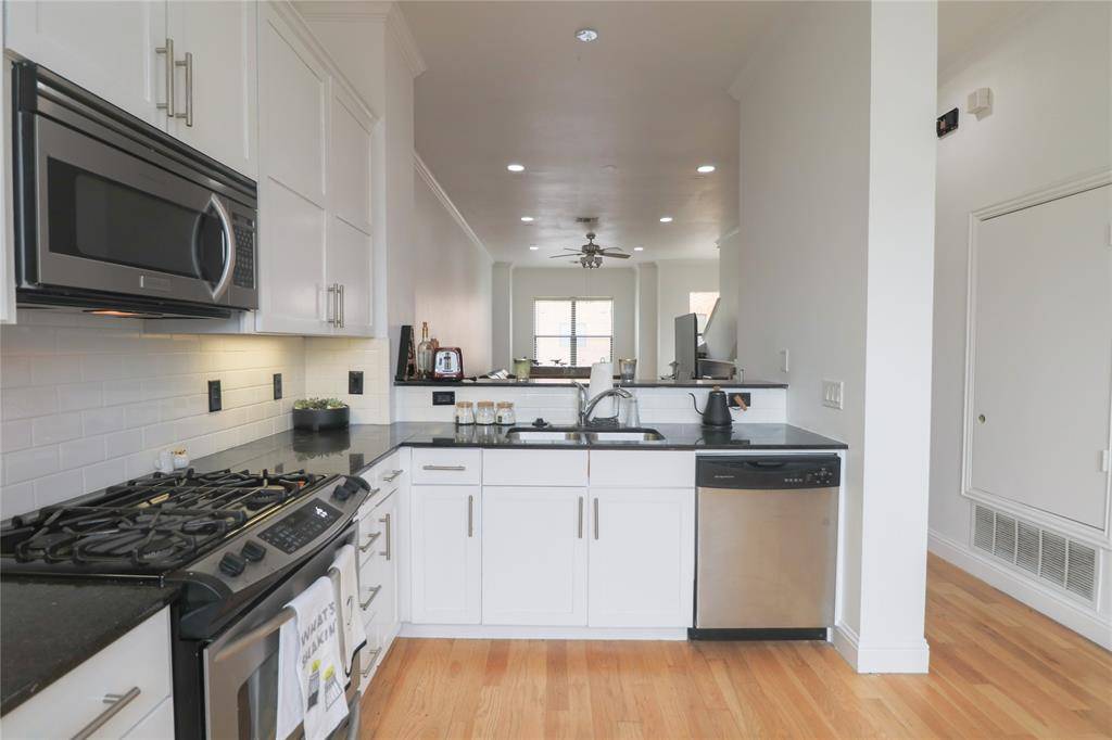 Fort Worth, TX 76102,708 Skyline Bluff Court