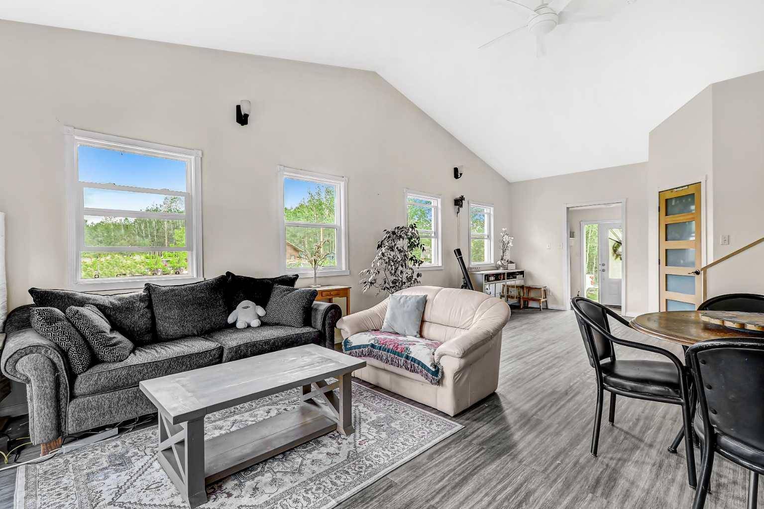 Hythe, AB T0H 2C0,730064 B Range Road 125