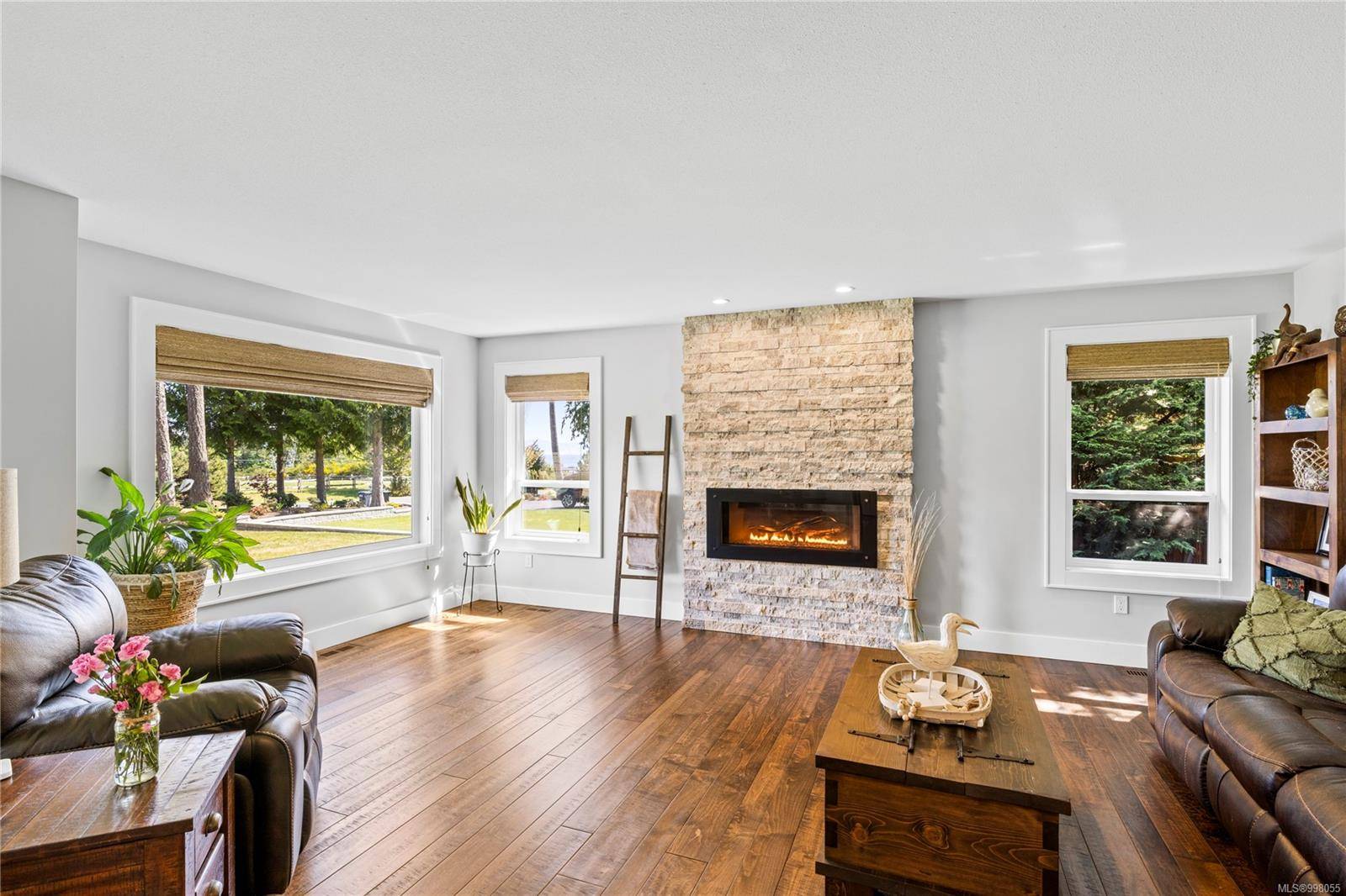 Bowser, BC V0R 1G0,3906 Creekside Dr