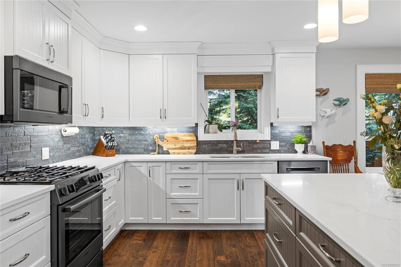 Bowser, BC V0R 1G0,3906 Creekside Dr