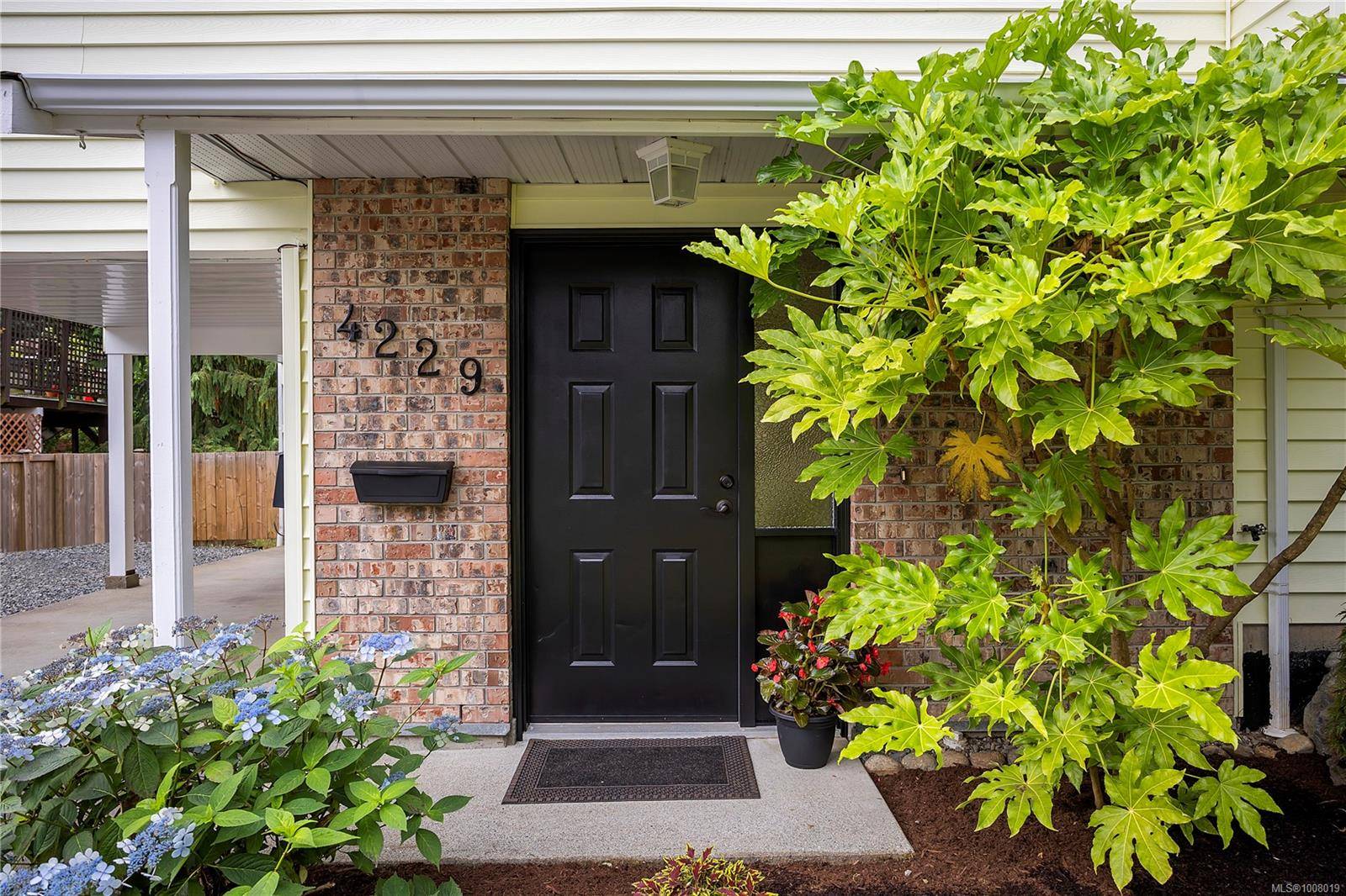 Nanaimo, BC V9T 5K6,4229 Ross Rd