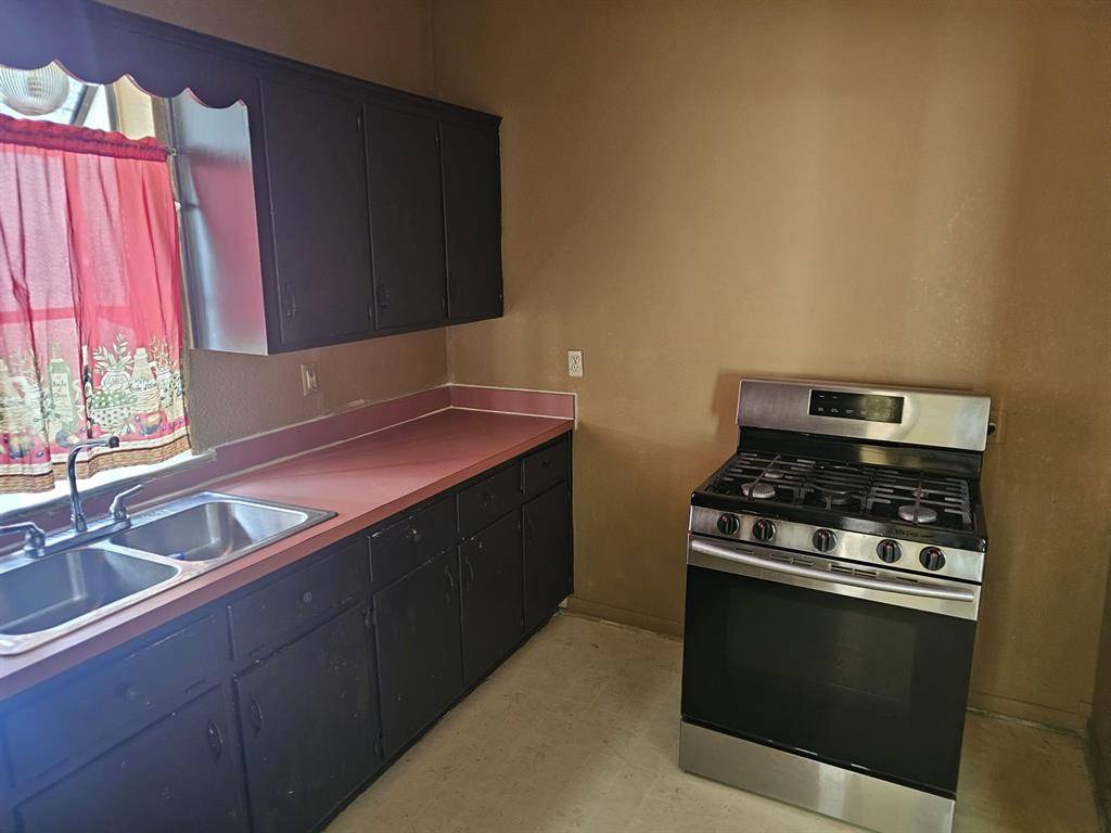 Dallas, TX 75215,2815 Burger Avenue