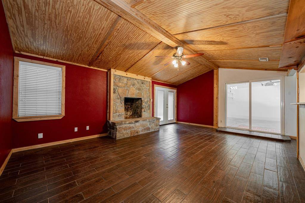 Crandall, TX 75114,803 S 4th Street