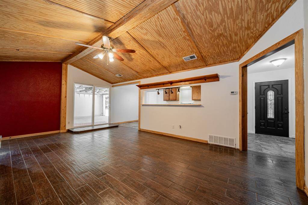 Crandall, TX 75114,803 S 4th Street