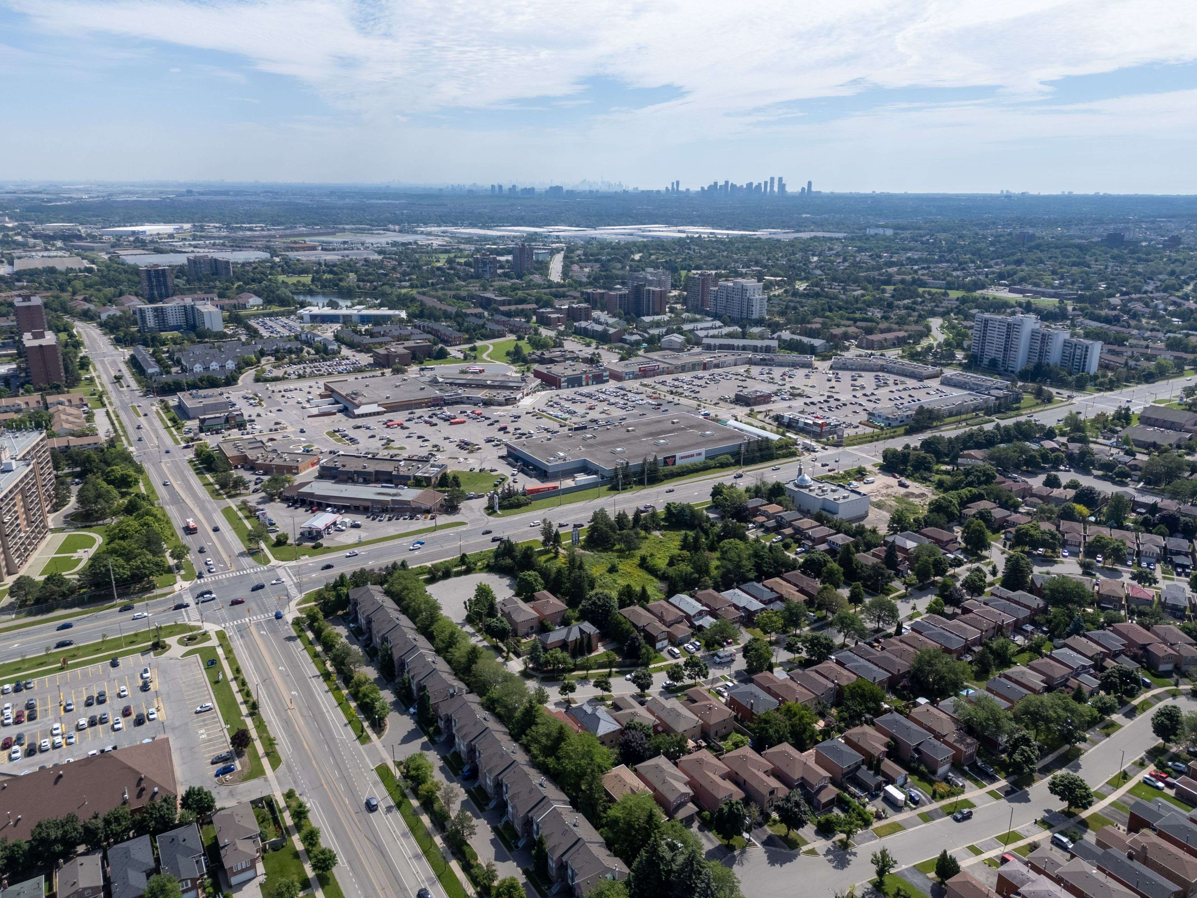 Mississauga, ON L5N 3W4,6532* Winston Churchill BLVD