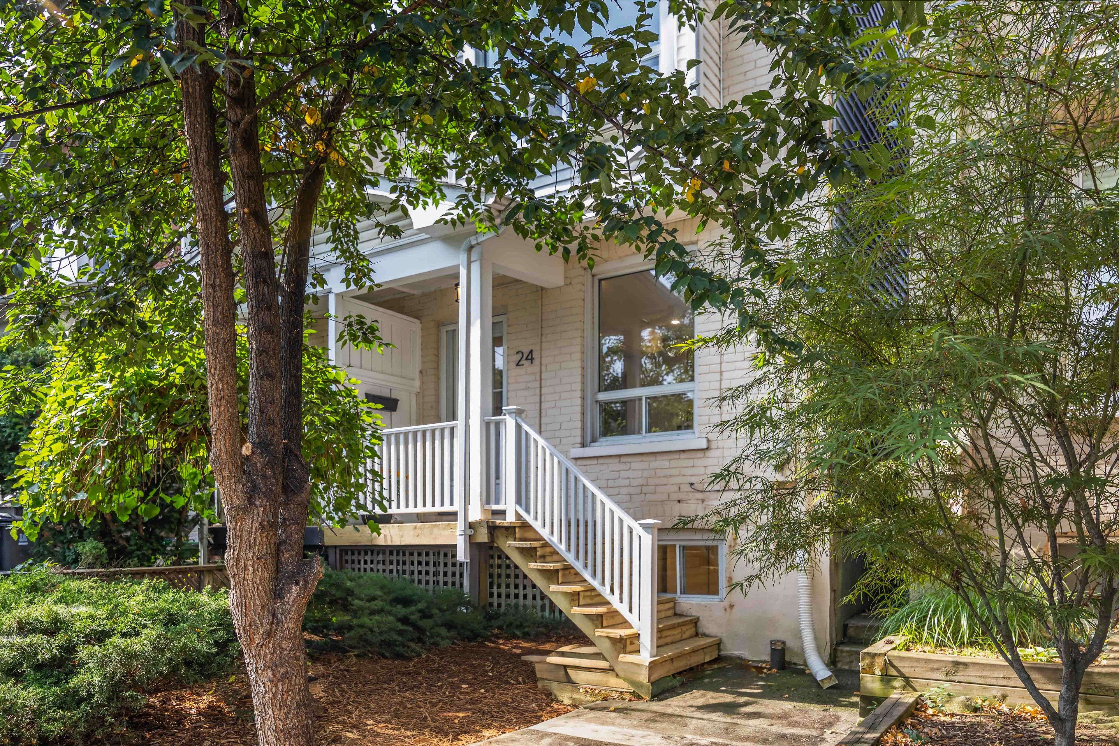 Toronto E01, ON M4J 2Y9,24 Poucher ST