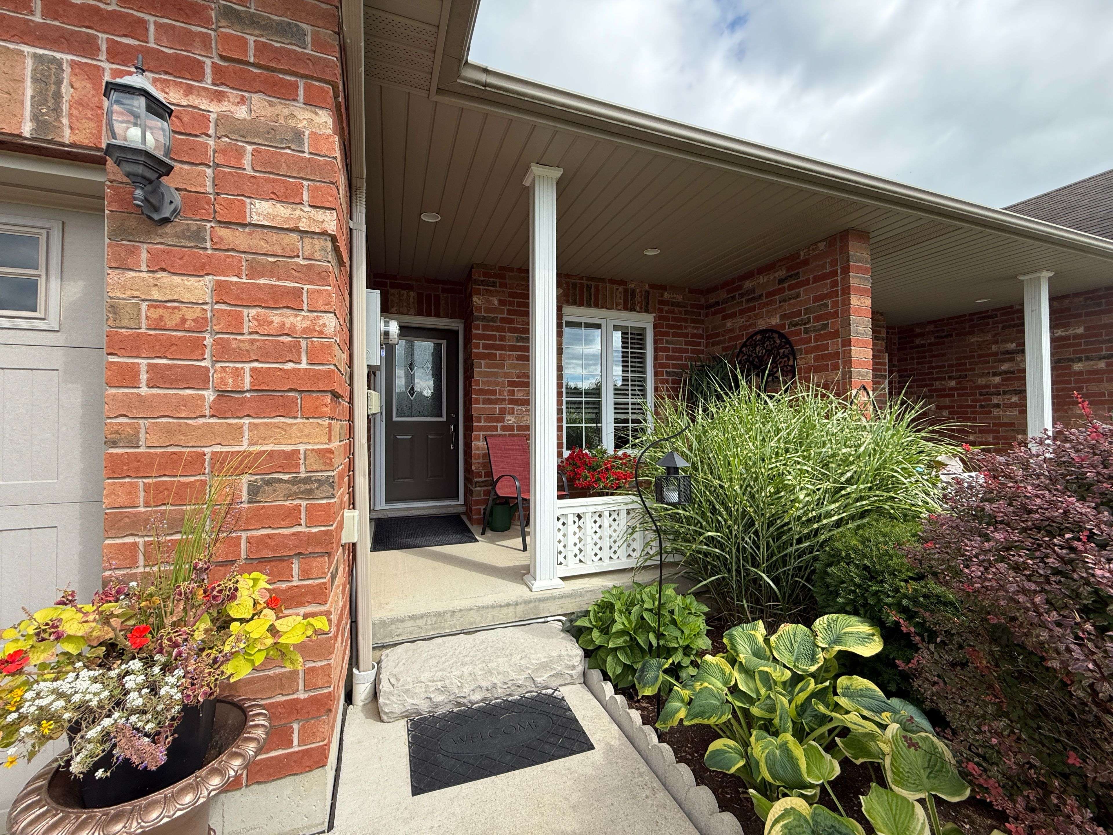 Chatham-kent, ON N0P 1M0,16 Leisure LN