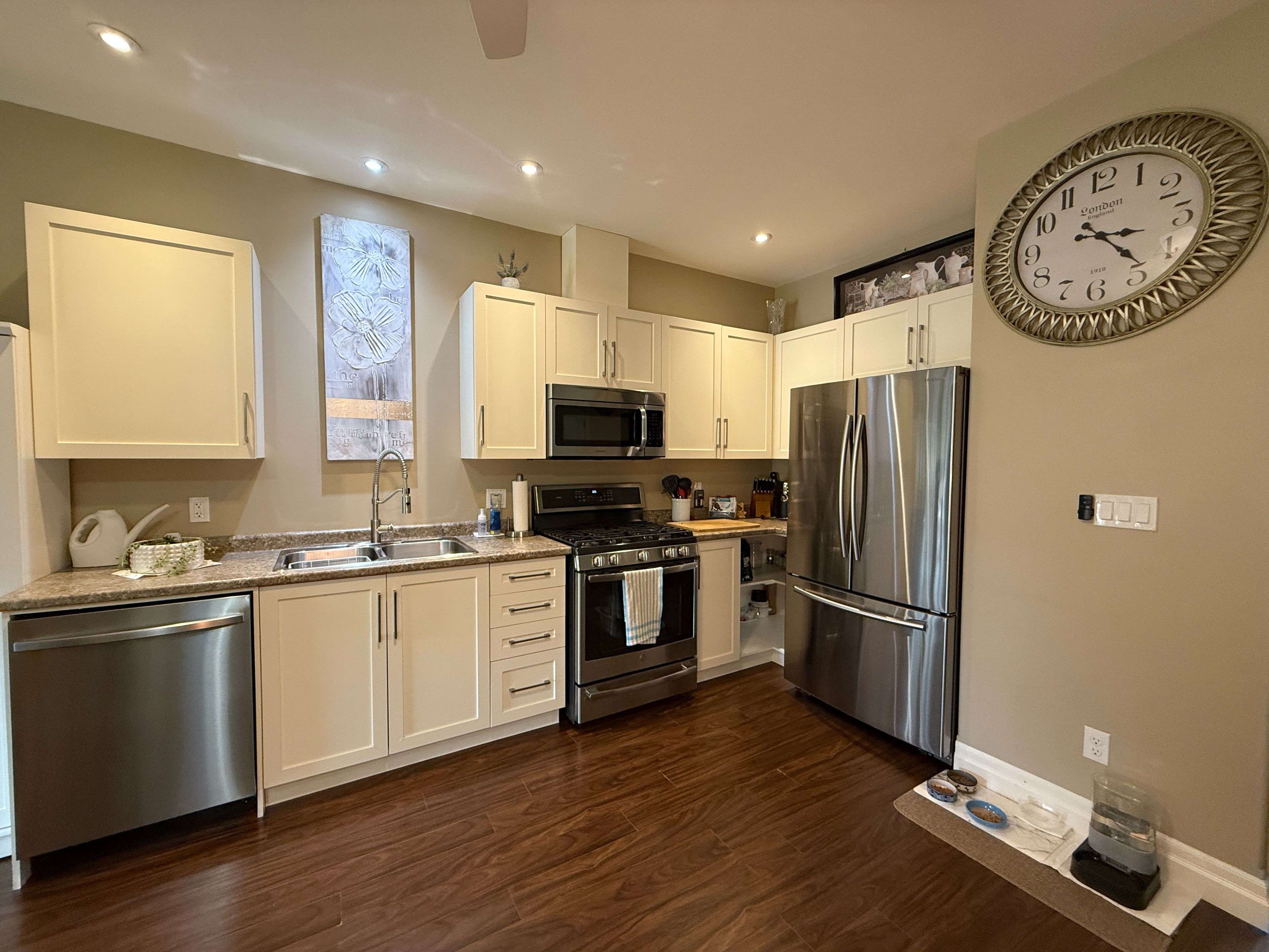 Chatham-kent, ON N0P 1M0,16 Leisure LN