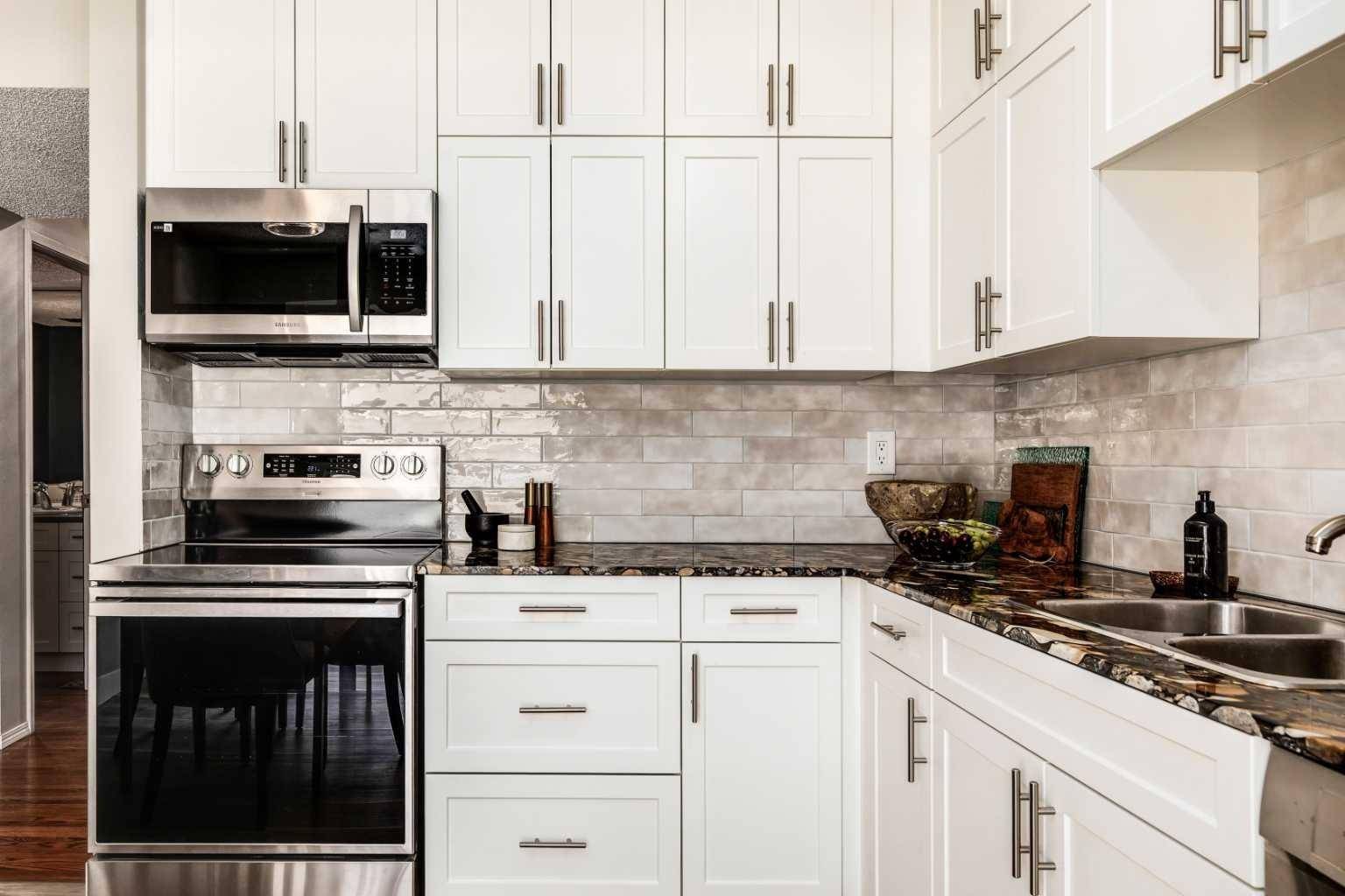 Calgary, AB T2V4Y8,1305 Glenmore TRL SW #201