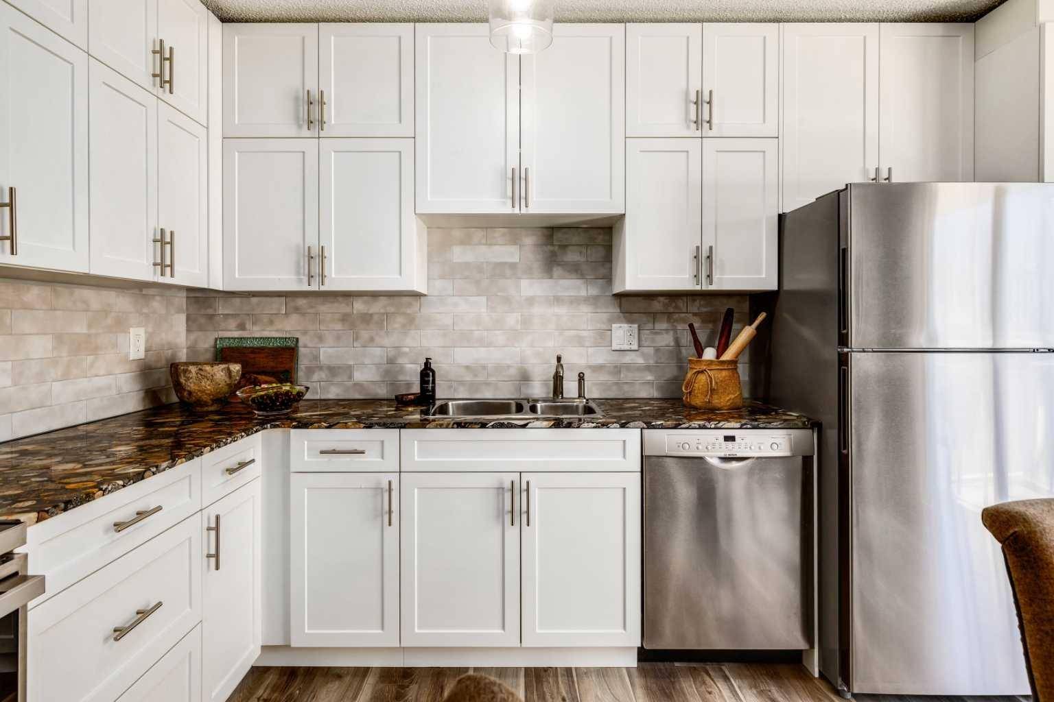 Calgary, AB T2V4Y8,1305 Glenmore TRL SW #201