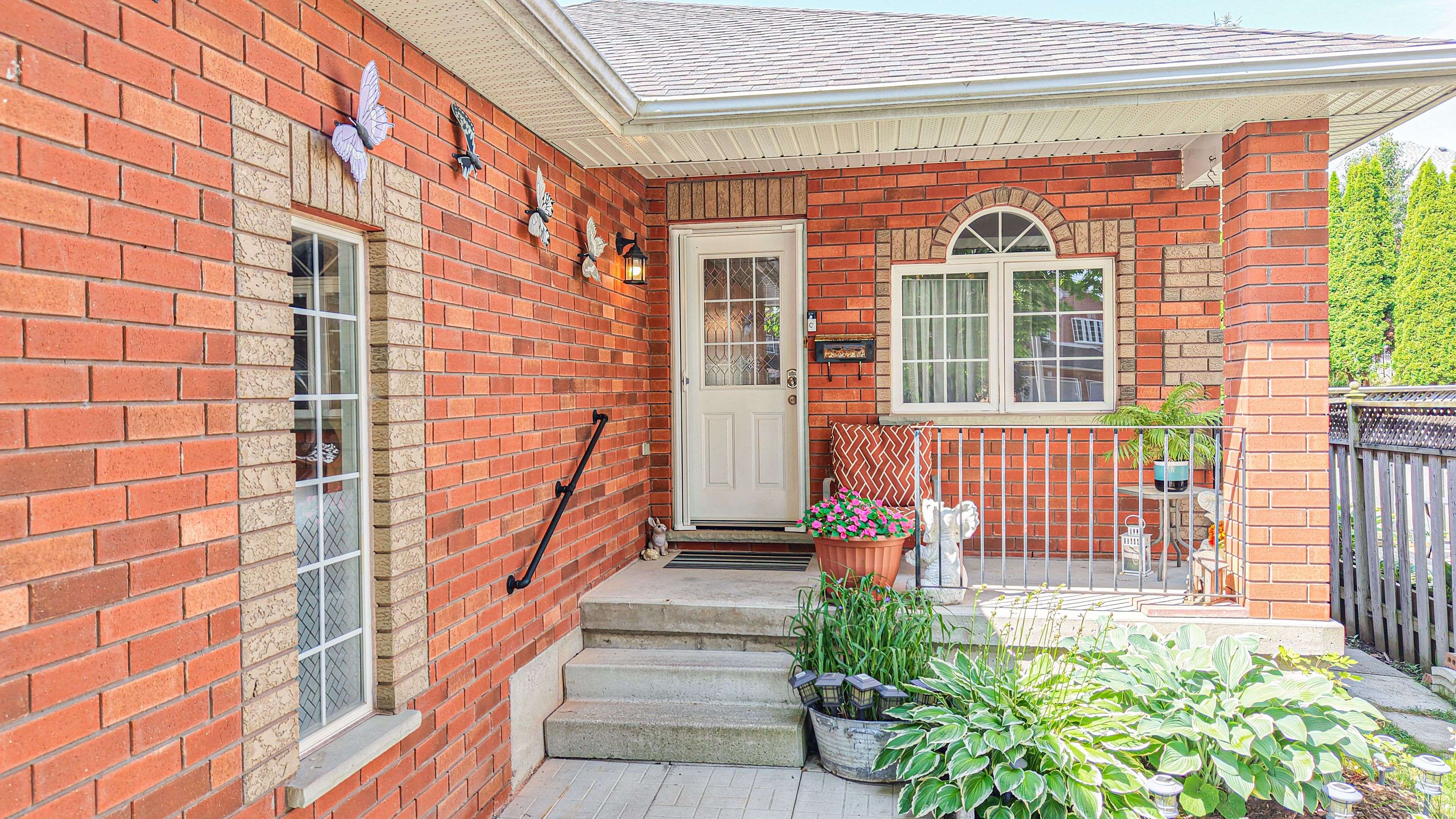 Orillia, ON L3V 7X1,78 Vanessa DR