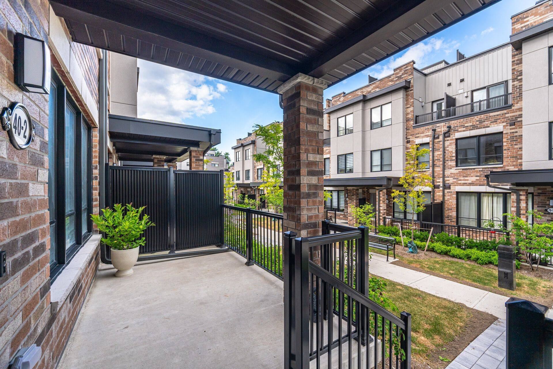 Bradford West Gwillimbury, ON L3Z 4M4,40 Baynes WAY #2