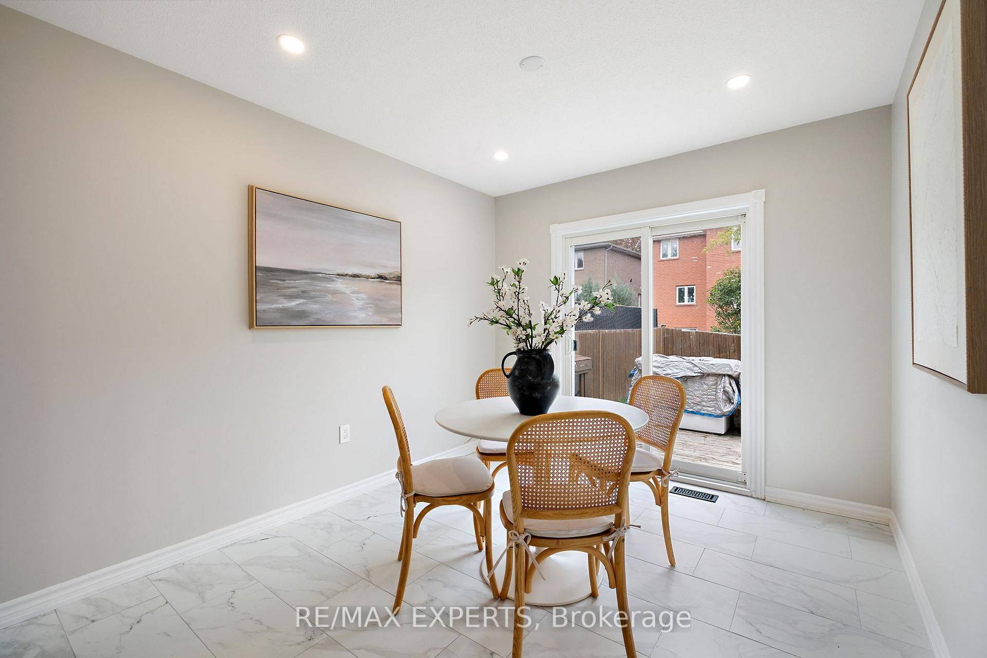 Bradford West Gwillimbury, ON L3Z 3E3,14 Aishford RD