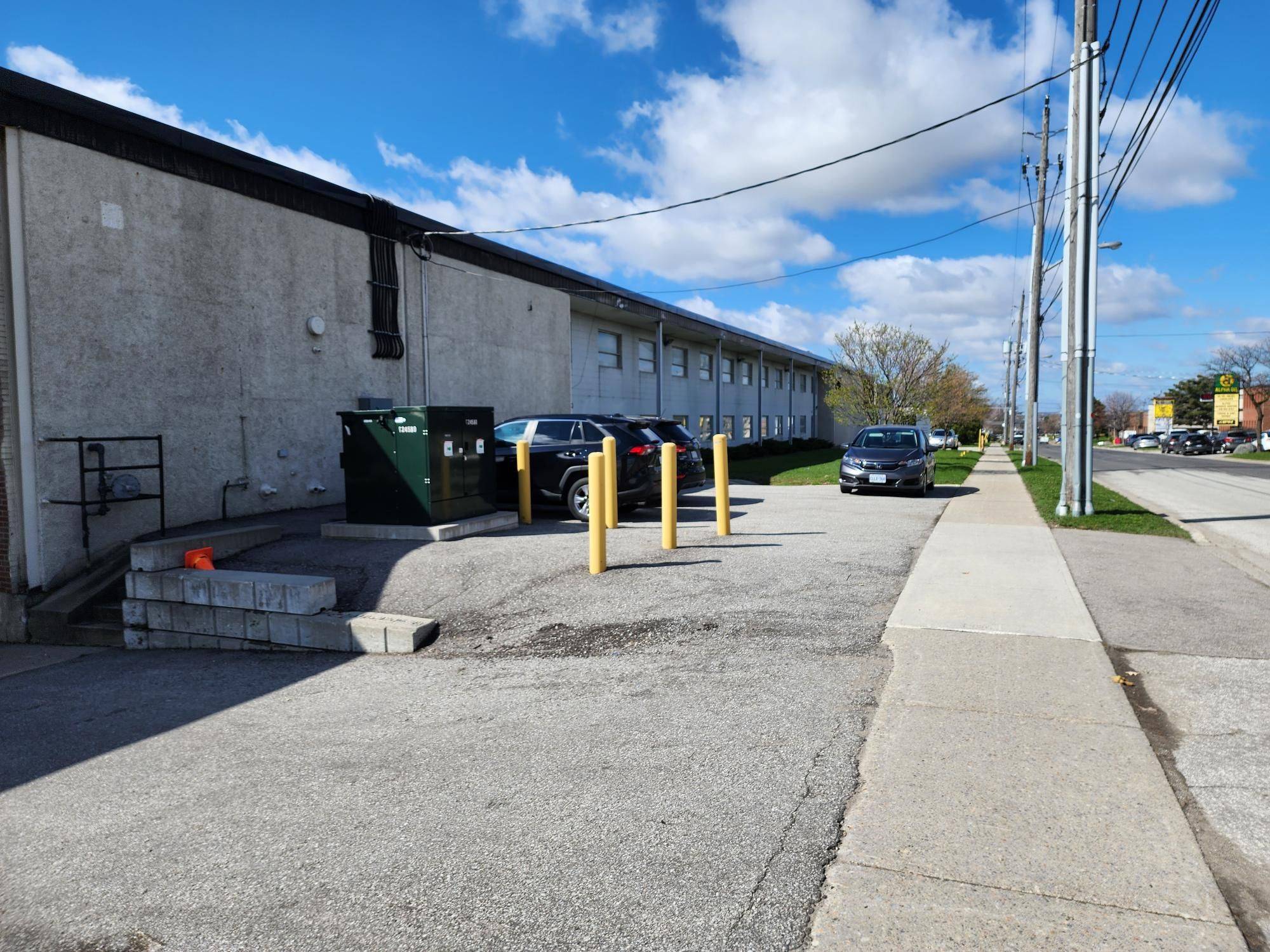 Toronto W05, ON M9L 1P9,473-475 Garyray DR