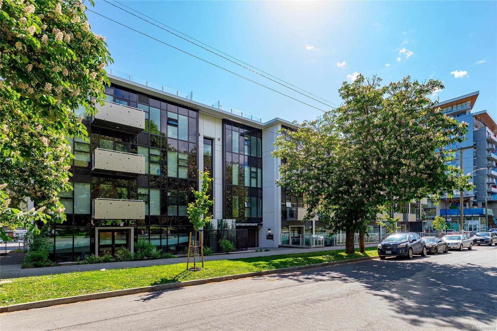 Victoria, BC V8V 3P9,1105 Pandora Ave #N408