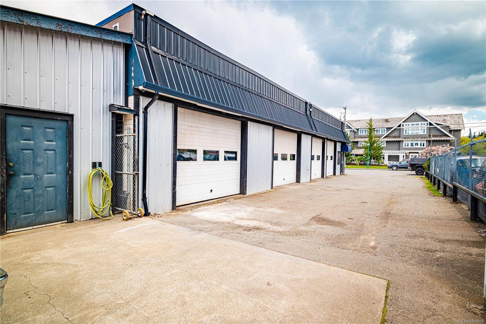 Qualicum Beach, BC V9K 1S9,123 Fourth Ave E