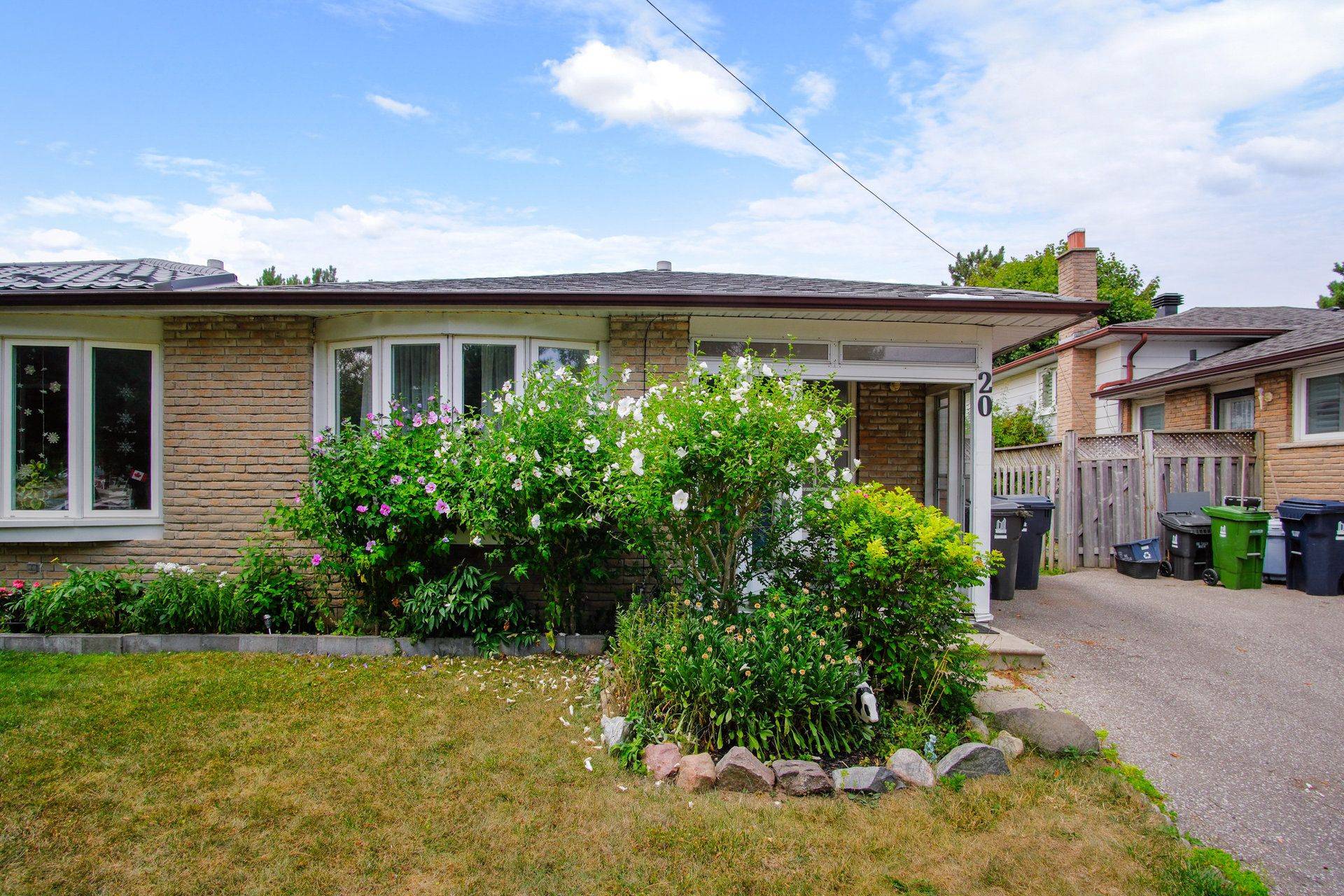 Toronto C15, ON M2H 2L5,20 Sexton CRES