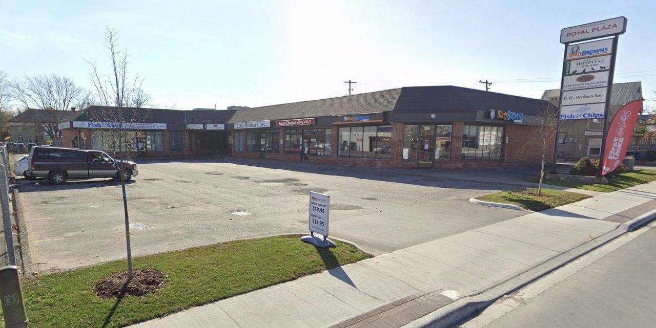 Kawartha Lakes, ON K9V 2W5,17 Russell ST W #1