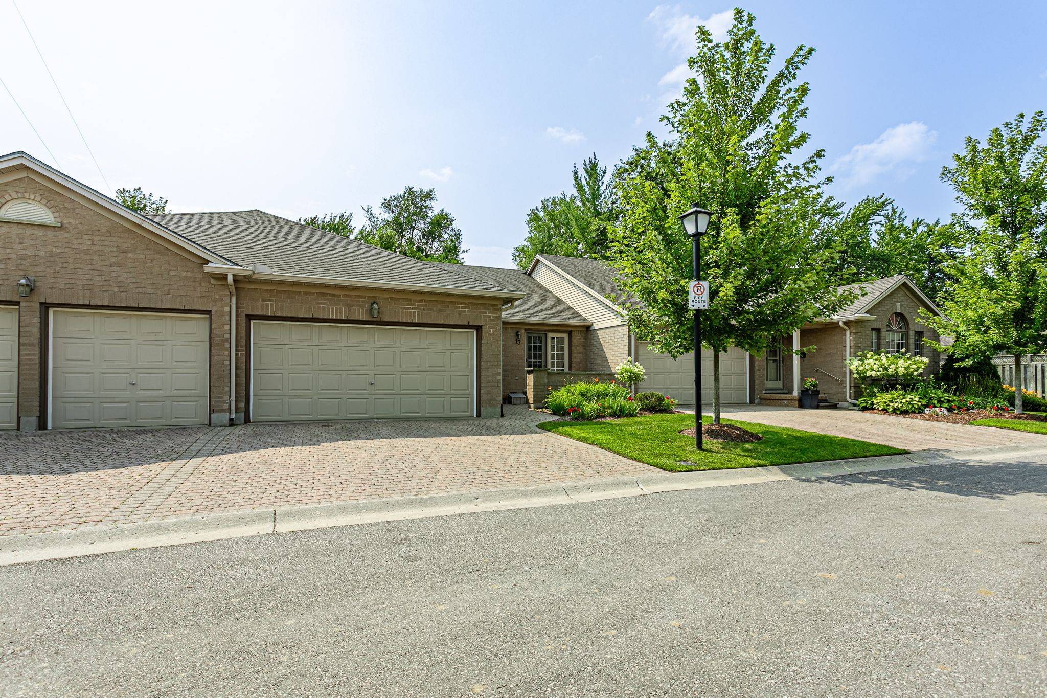 London South, ON N6J 2N7,627 WHARNCLIFFE RD S #13