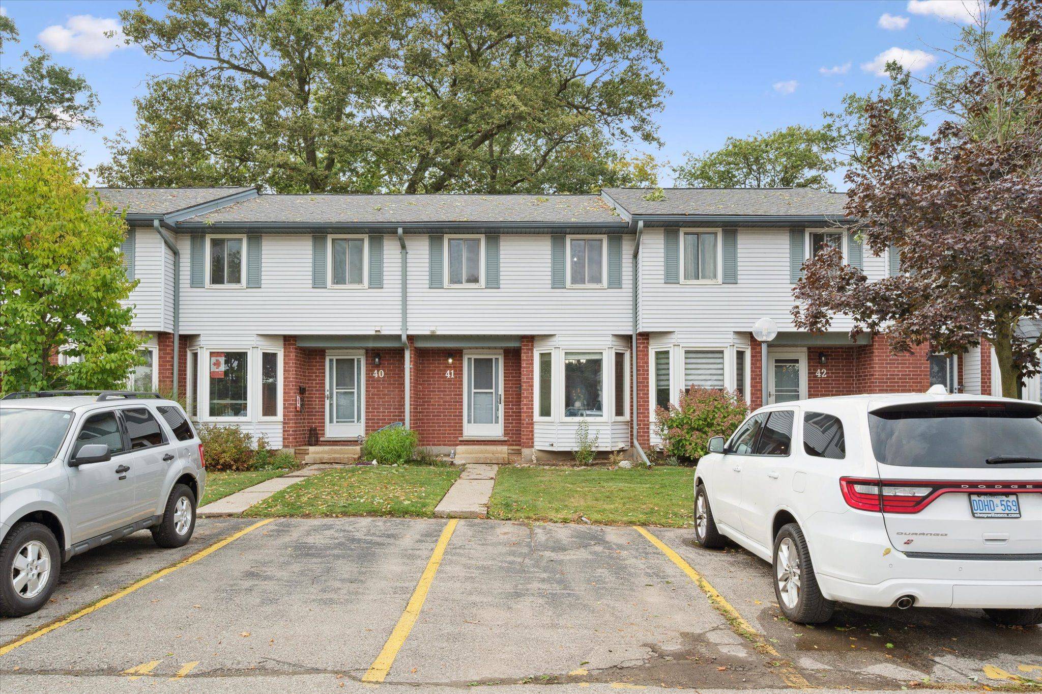 Kitchener, ON N2E 3J5,219 Kingswood DR #41