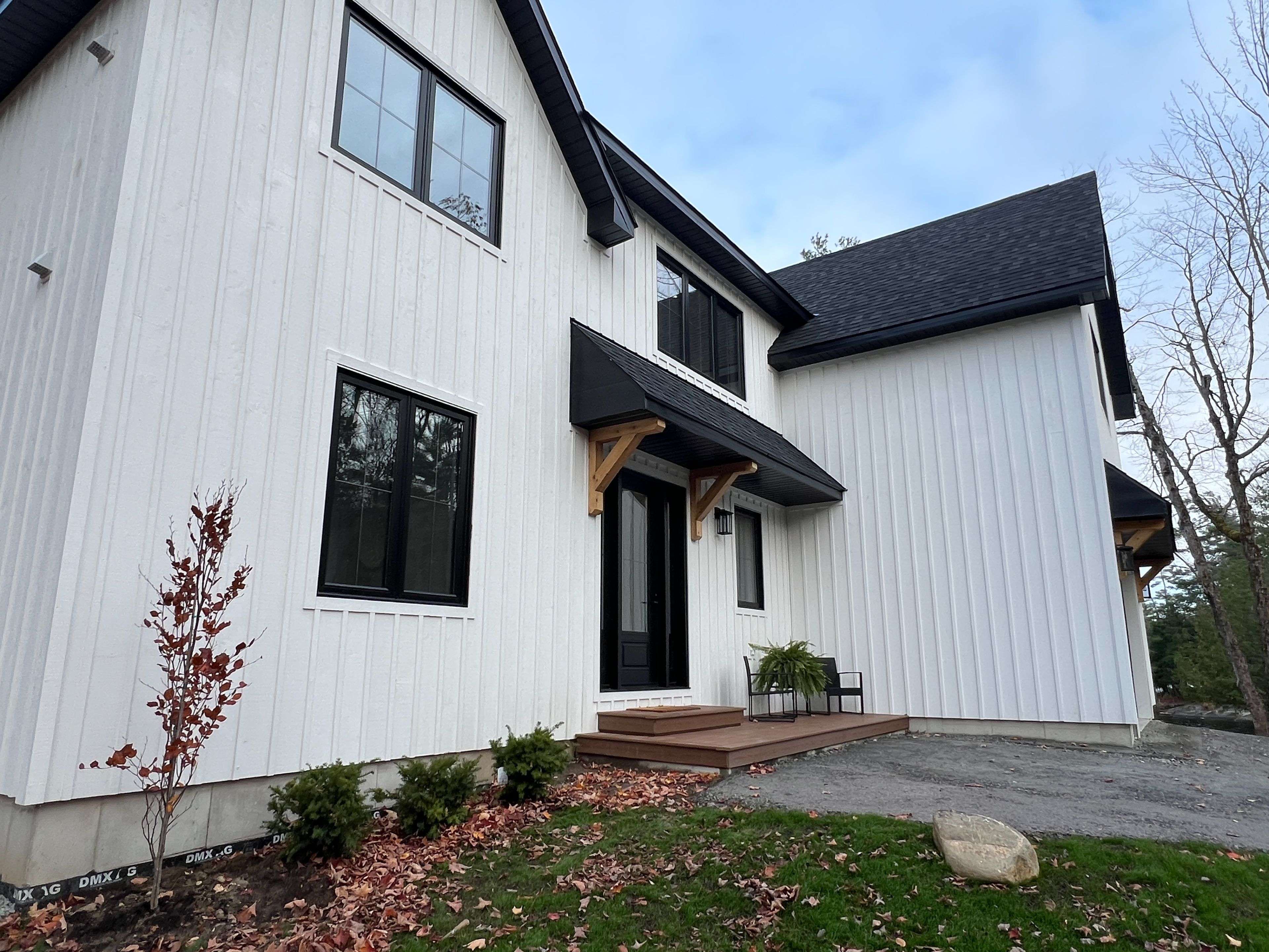 Muskoka Lakes, ON P0C 1A0,1031 Lionel AVE