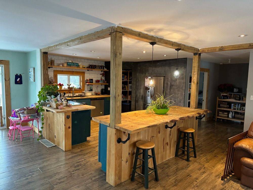 Timmins, ON P0N 1C0,606 Haileybury CRES