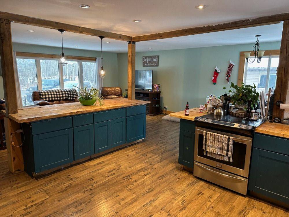 Timmins, ON P0N 1C0,606 Haileybury CRES