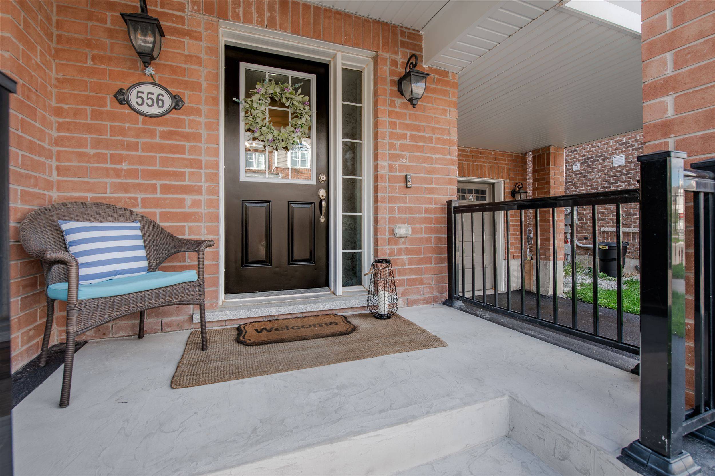 Milton, ON L9T 7E7,556 Buckeye CT