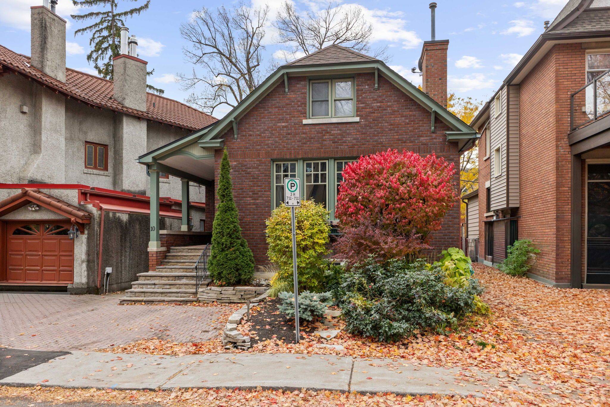 Glebe - Ottawa East And Area, ON K1S 3T1,10 Allan PL